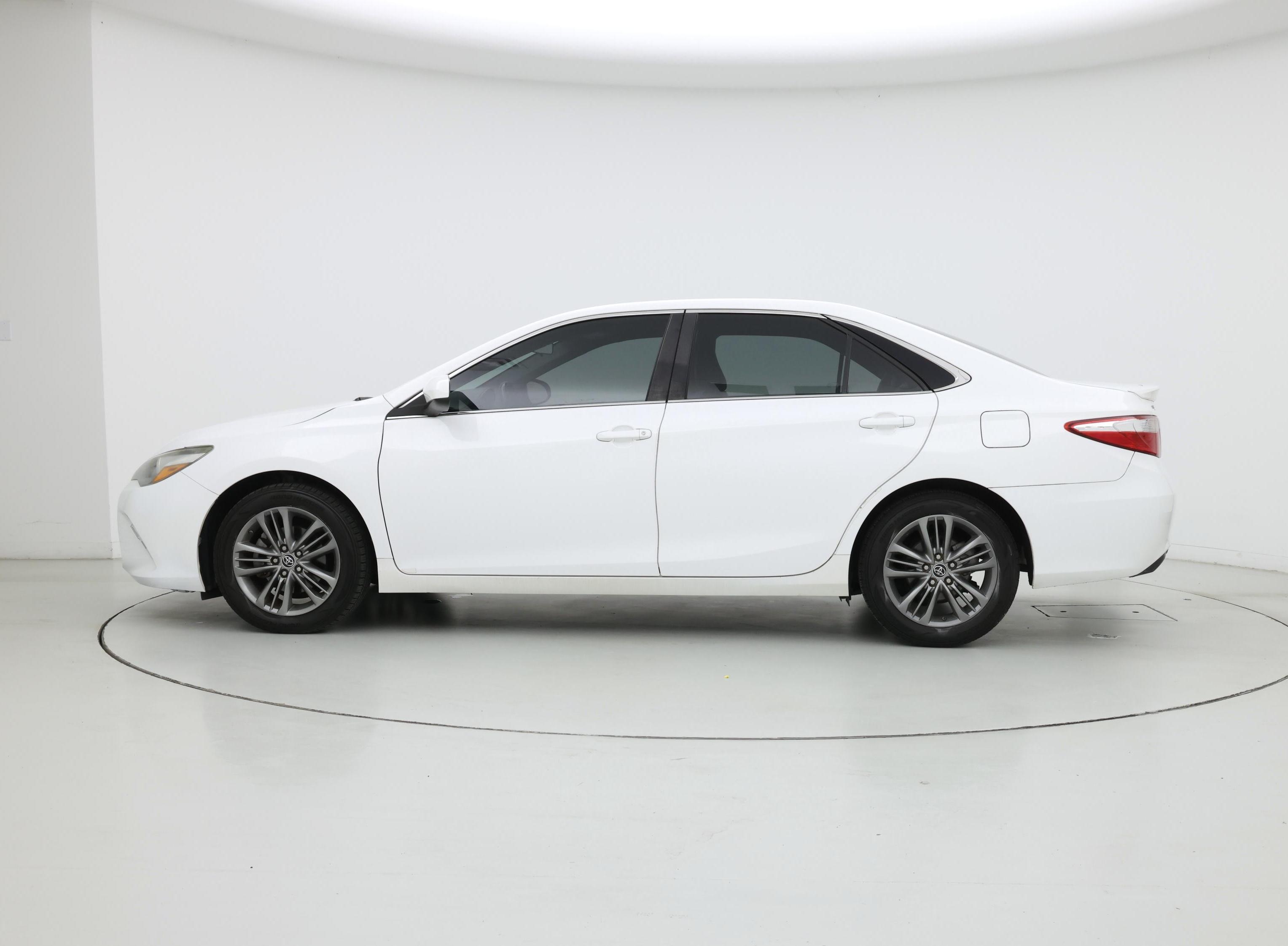 Thumbnail: 2016 Toyota Camry - 3