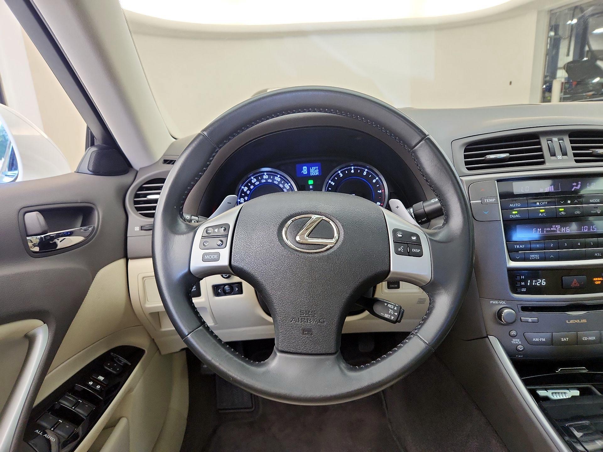 Thumbnail: 2013 Lexus IS - 10