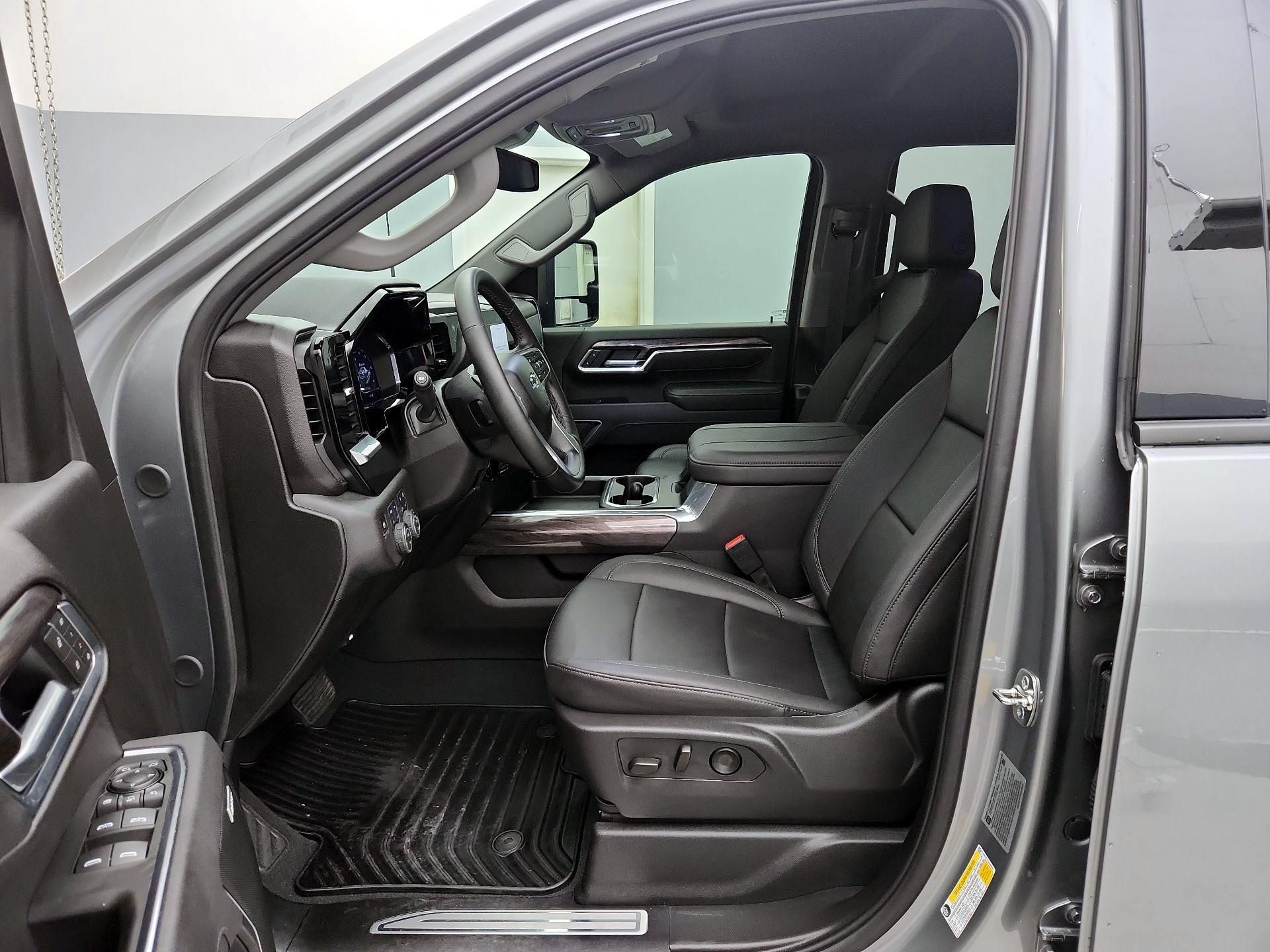 Thumbnail: 2025 Chevrolet Silverado 2500 - 11