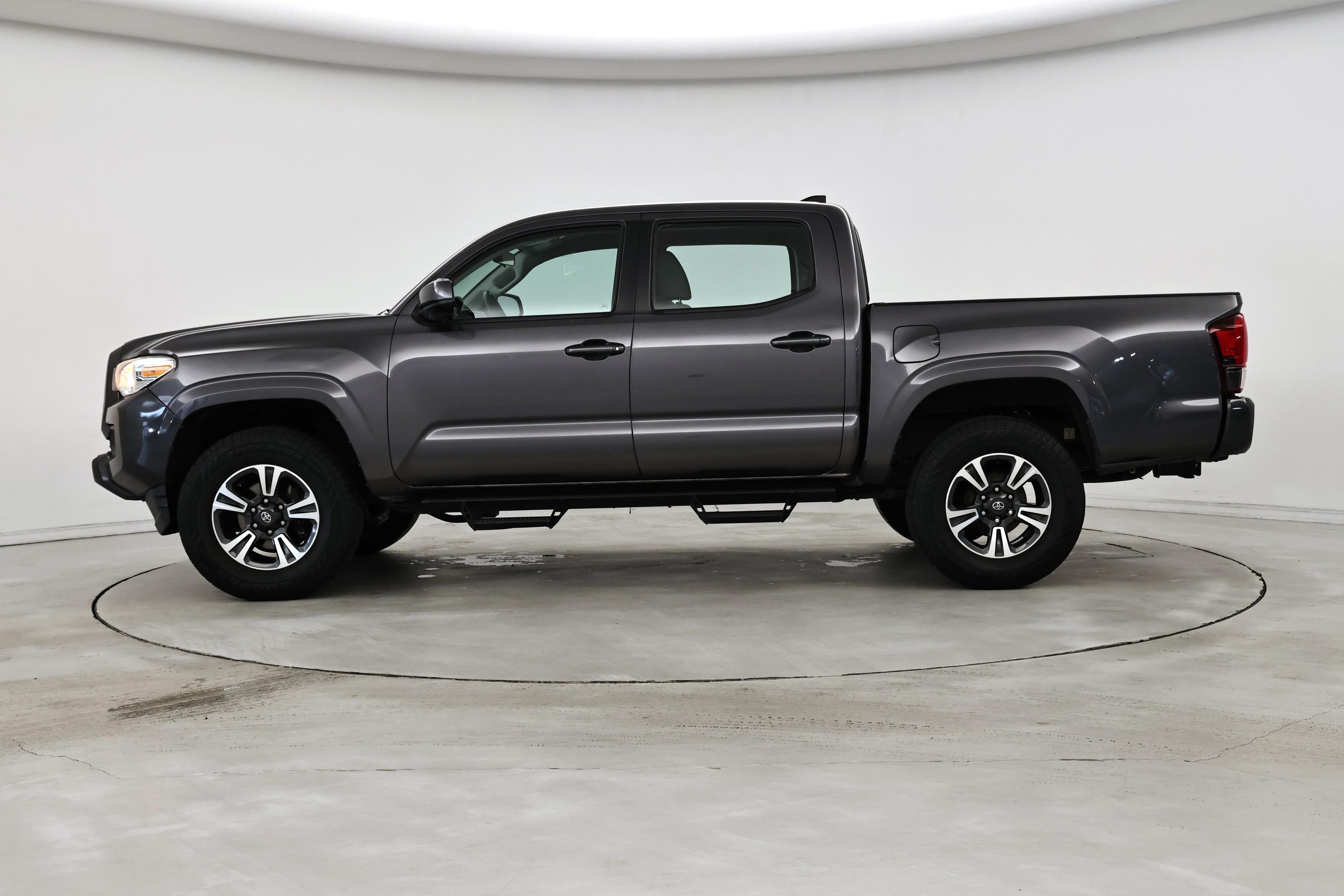 Thumbnail: 2018 Toyota Tacoma - 3
