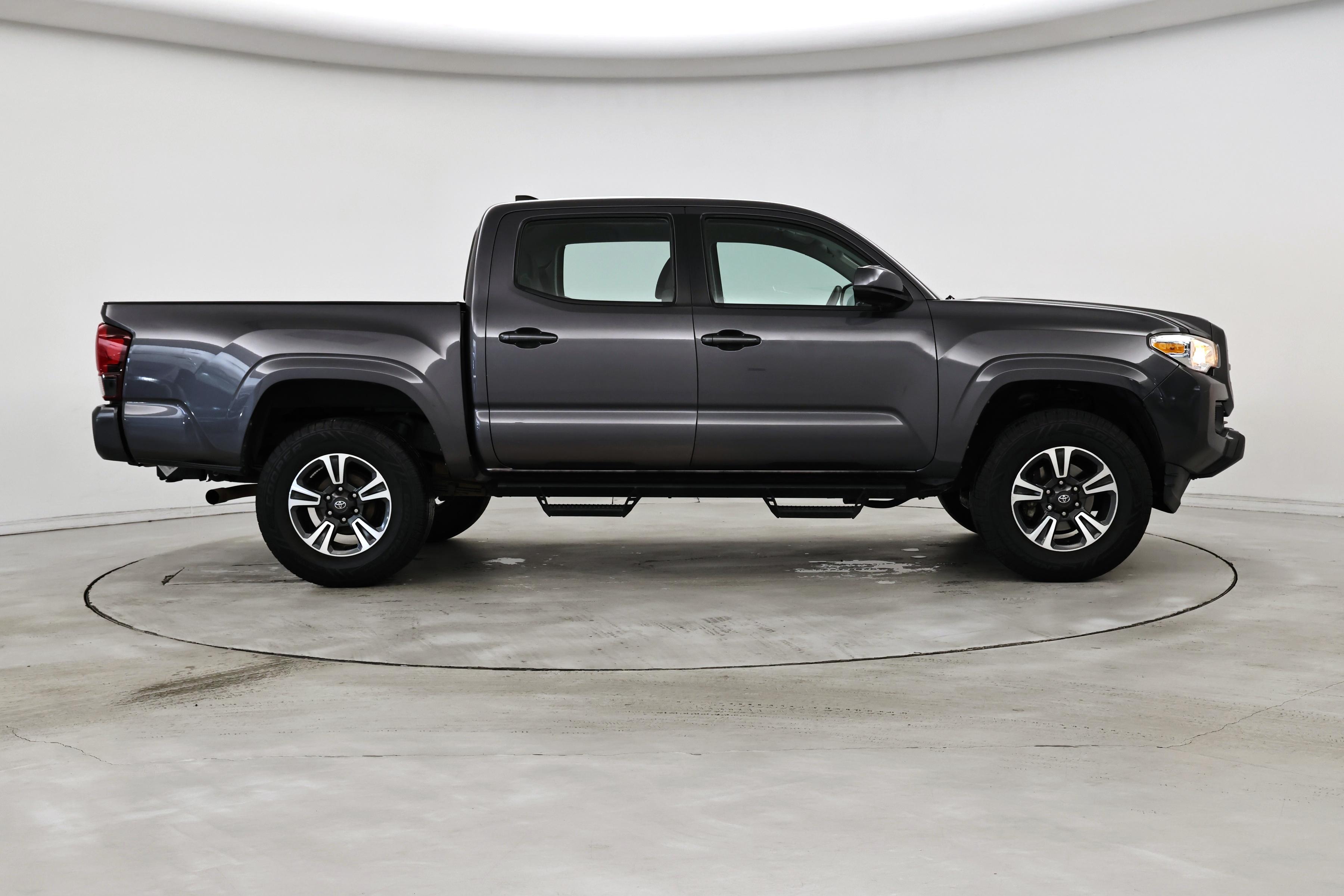 Thumbnail: 2018 Toyota Tacoma - 7