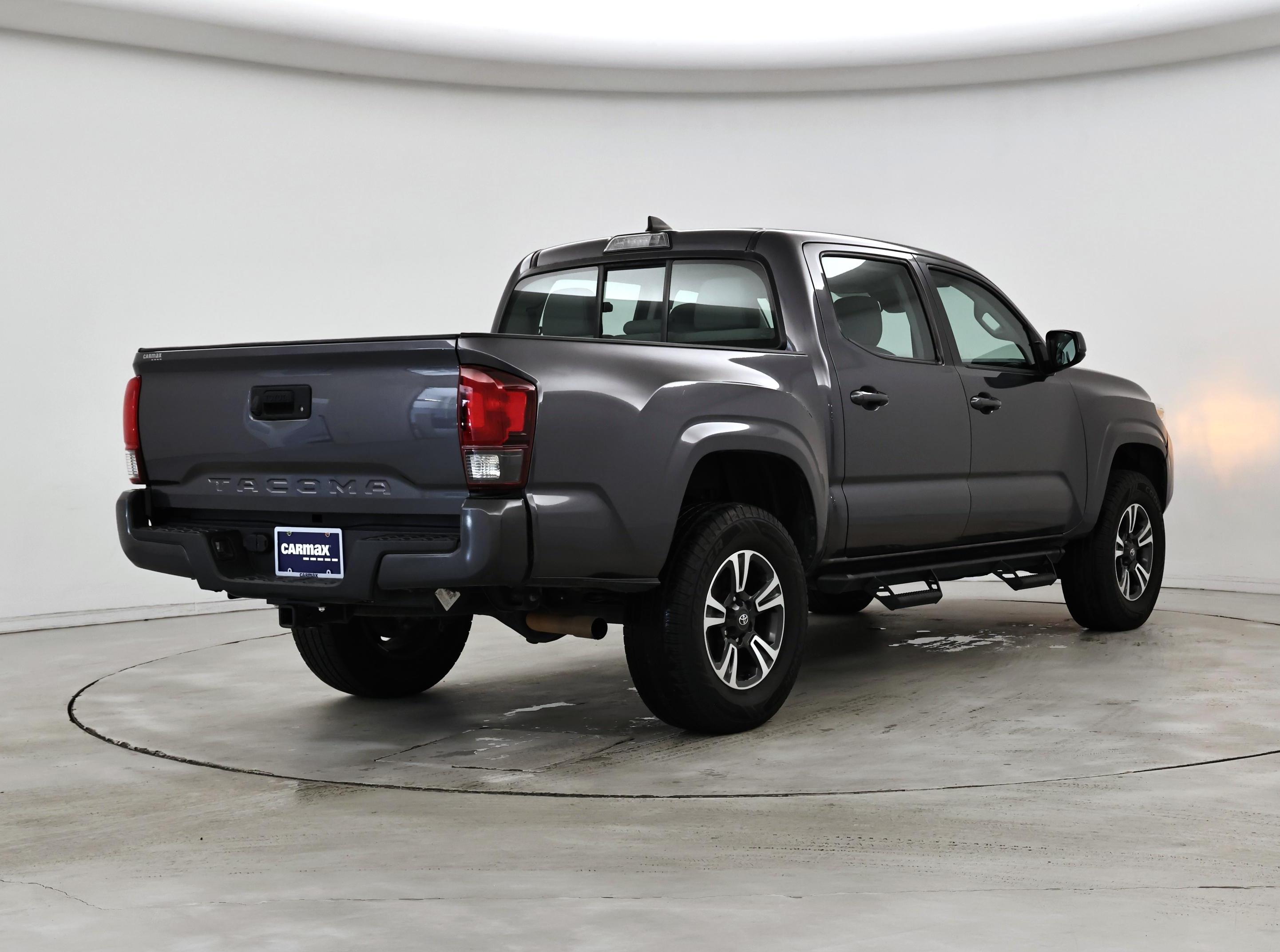 Thumbnail: 2018 Toyota Tacoma - 8