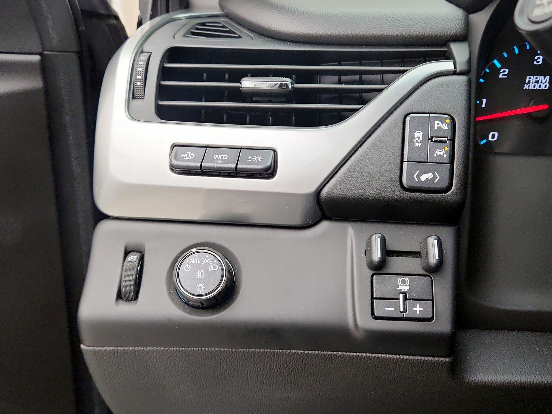 Thumbnail: 2018 Chevrolet Tahoe - 13