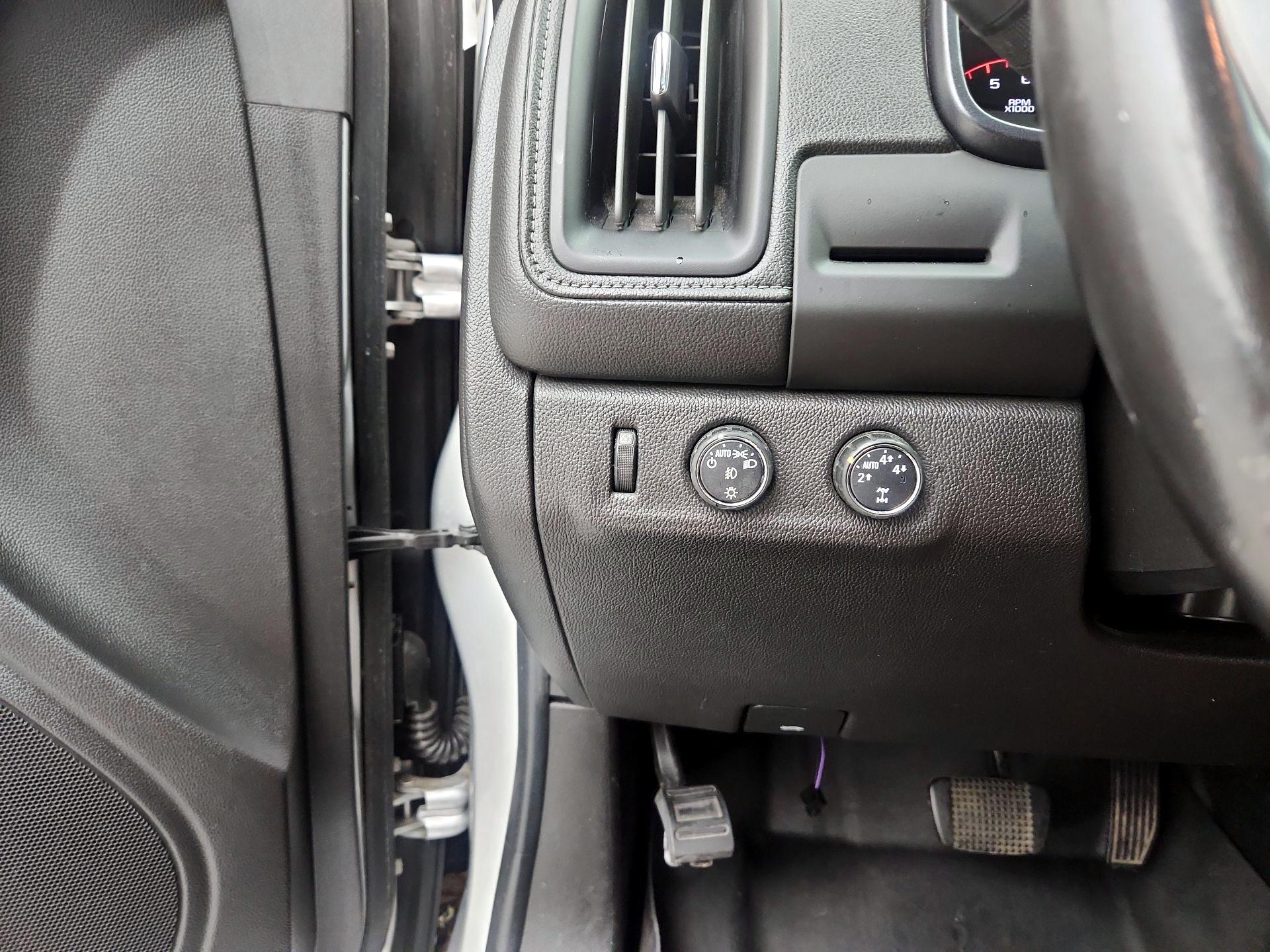 Thumbnail: 2015 GMC Canyon - 13