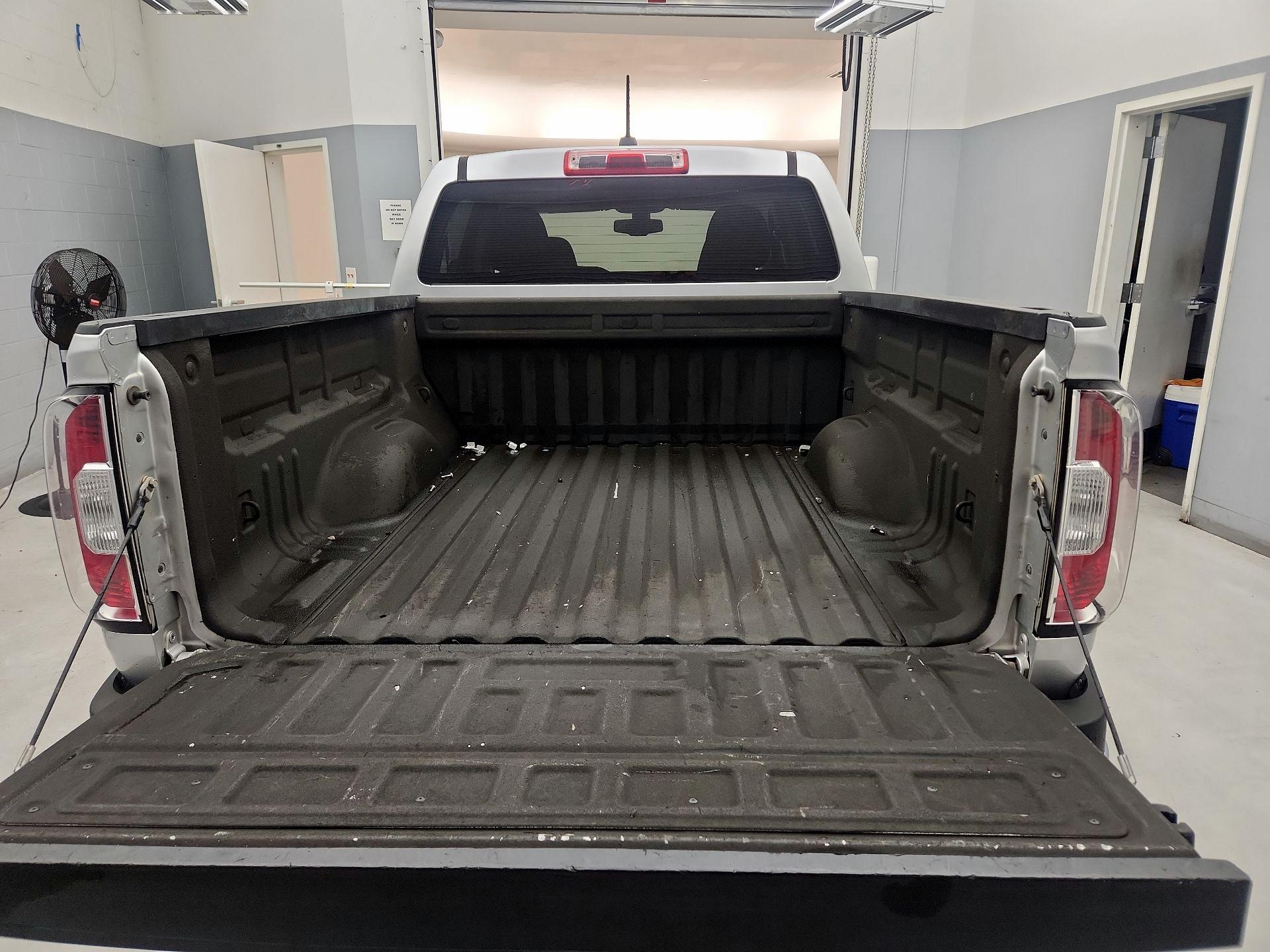 Thumbnail: 2015 GMC Canyon - 20