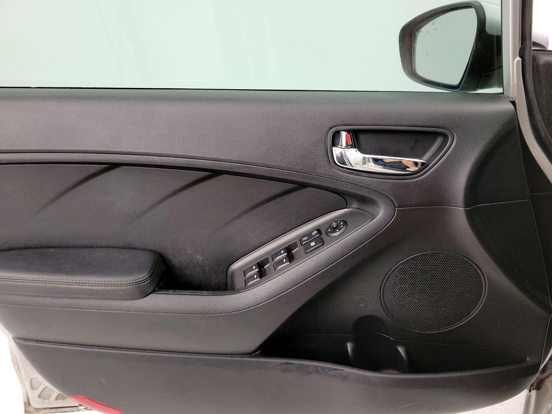 Thumbnail: 2014 Kia Forte - 12