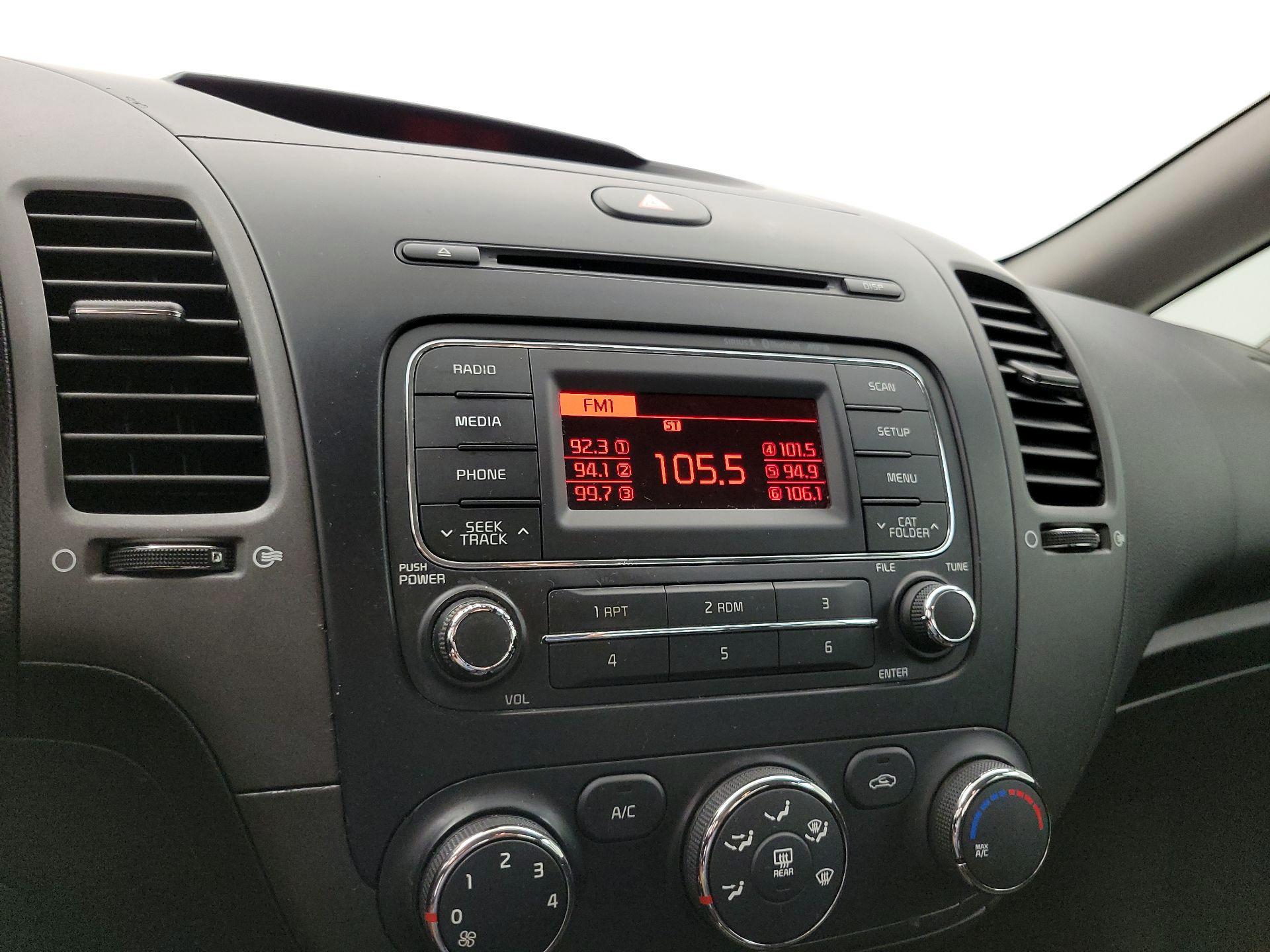 Thumbnail: 2014 Kia Forte - 14
