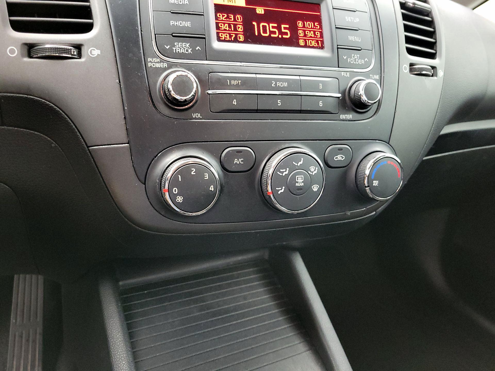 Thumbnail: 2014 Kia Forte - 15