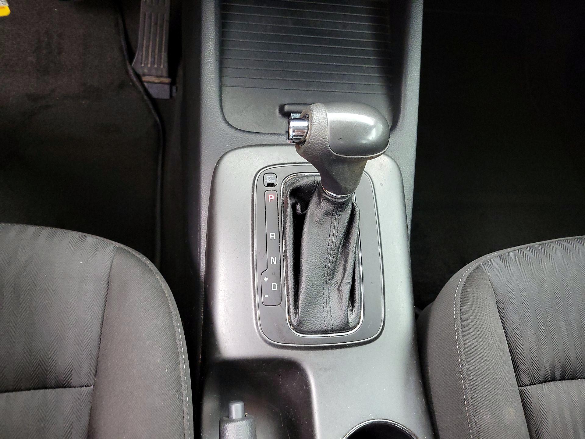 Thumbnail: 2014 Kia Forte - 16