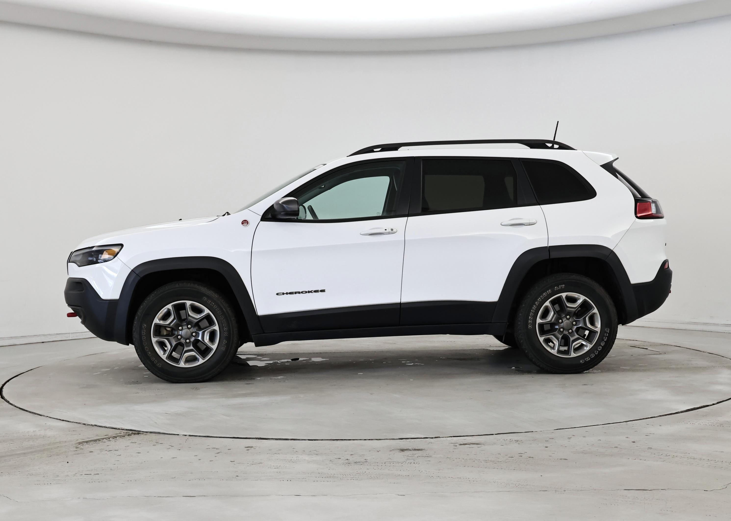 Thumbnail: 2019 Jeep Cherokee - 3