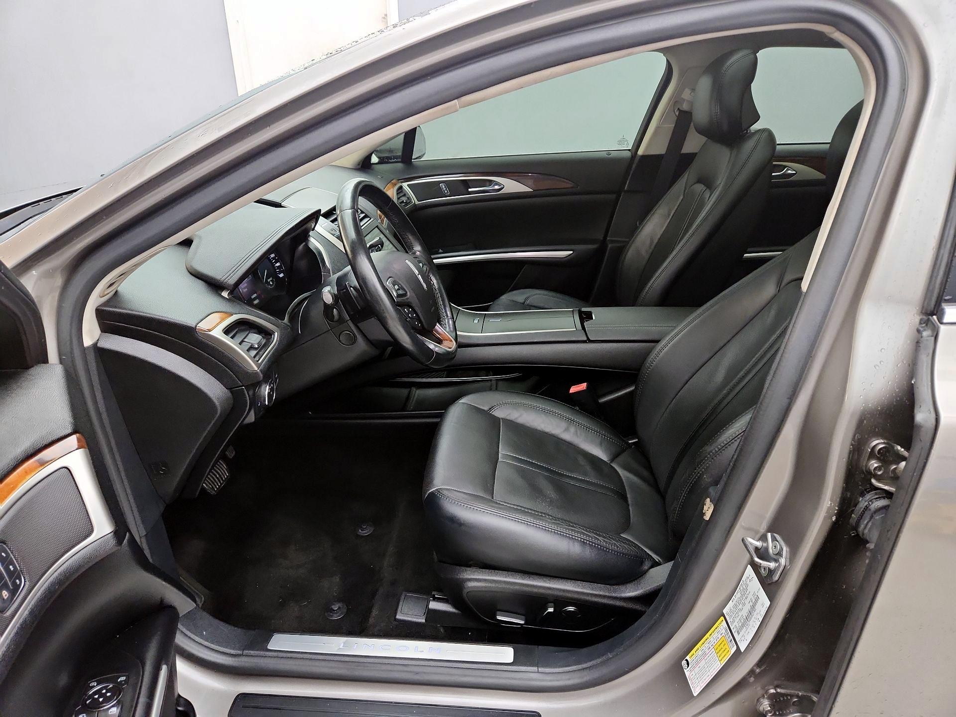 Thumbnail: 2016 Lincoln MKZ - 11
