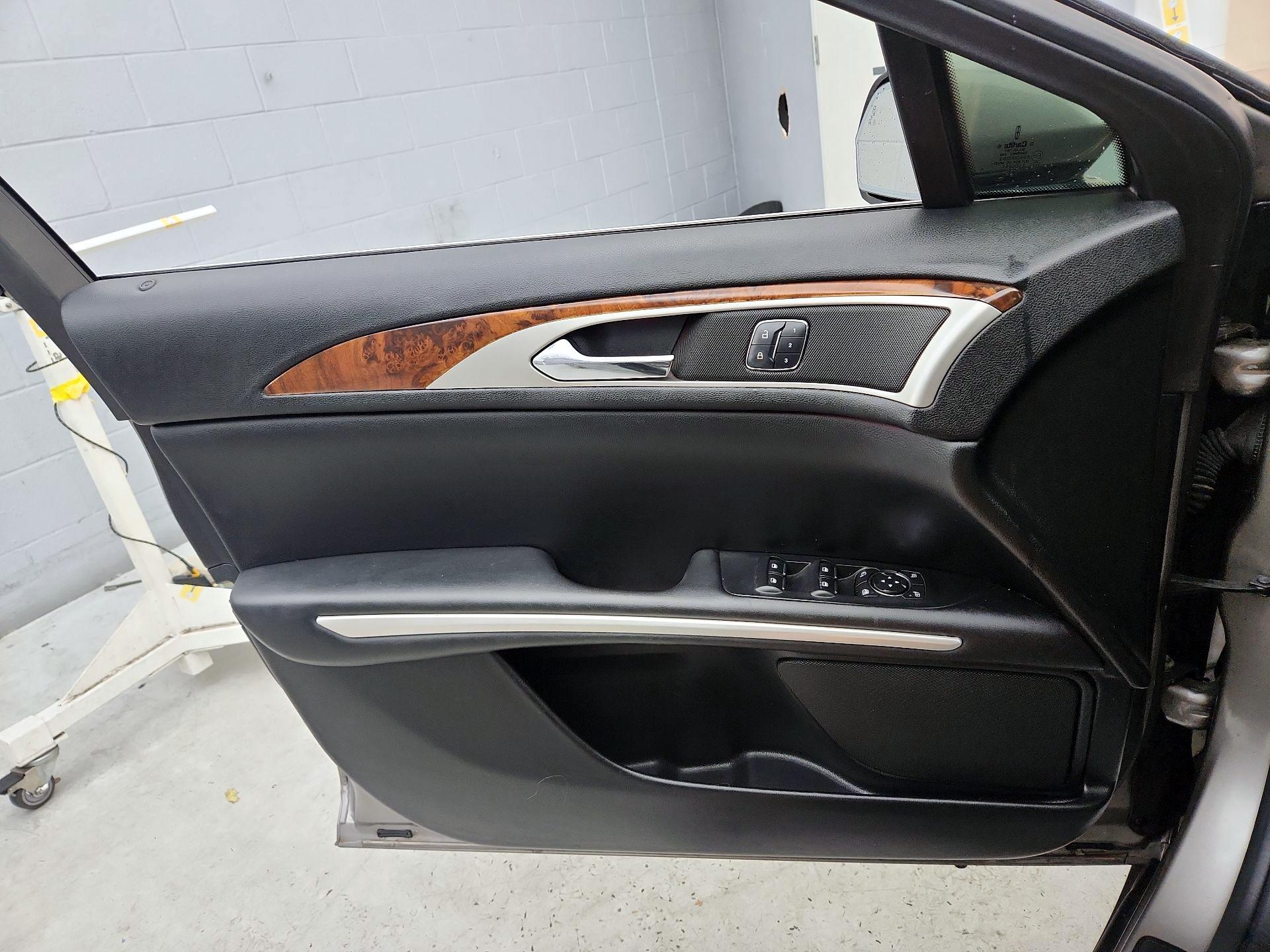Thumbnail: 2016 Lincoln MKZ - 12