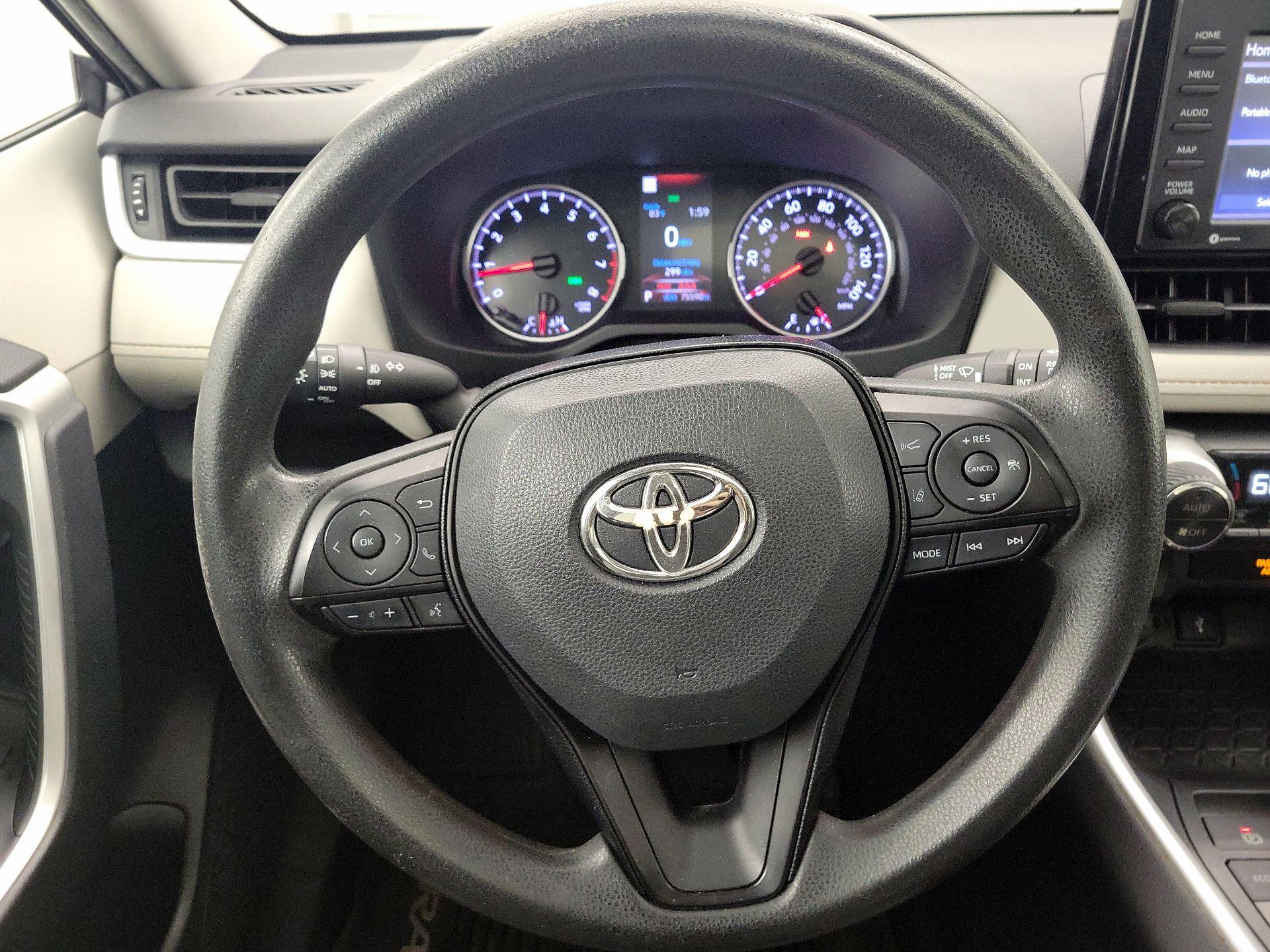 Thumbnail: 2020 Toyota RAV4 - 10