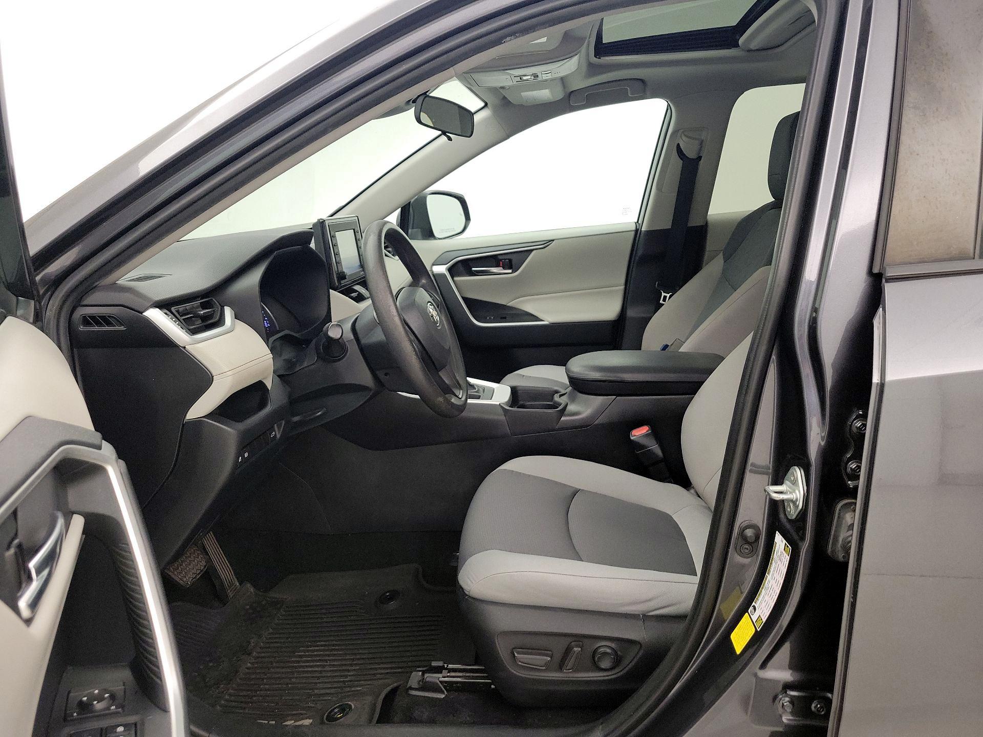 Thumbnail: 2020 Toyota RAV4 - 11