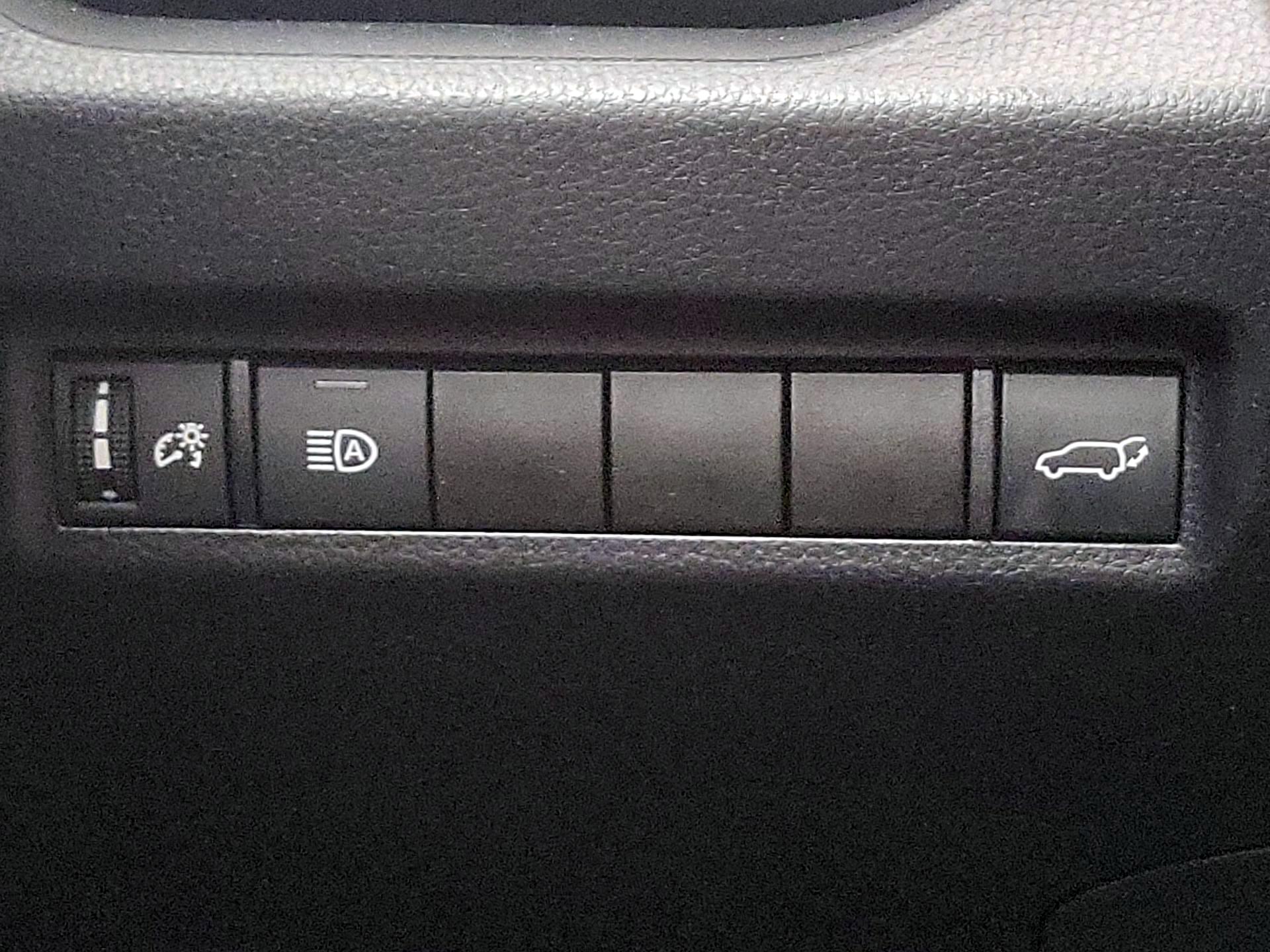 Thumbnail: 2020 Toyota RAV4 - 13