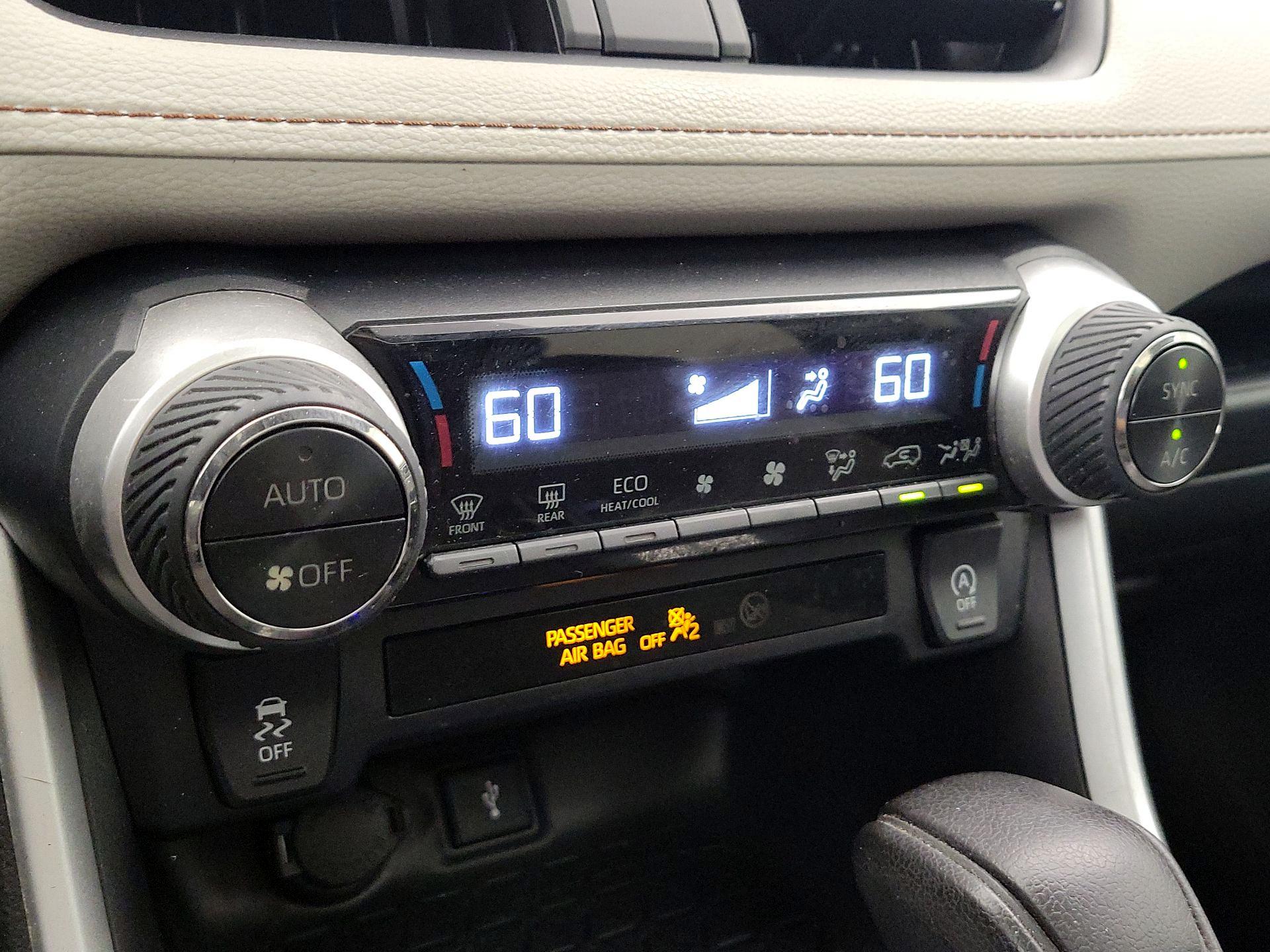 Thumbnail: 2020 Toyota RAV4 - 16