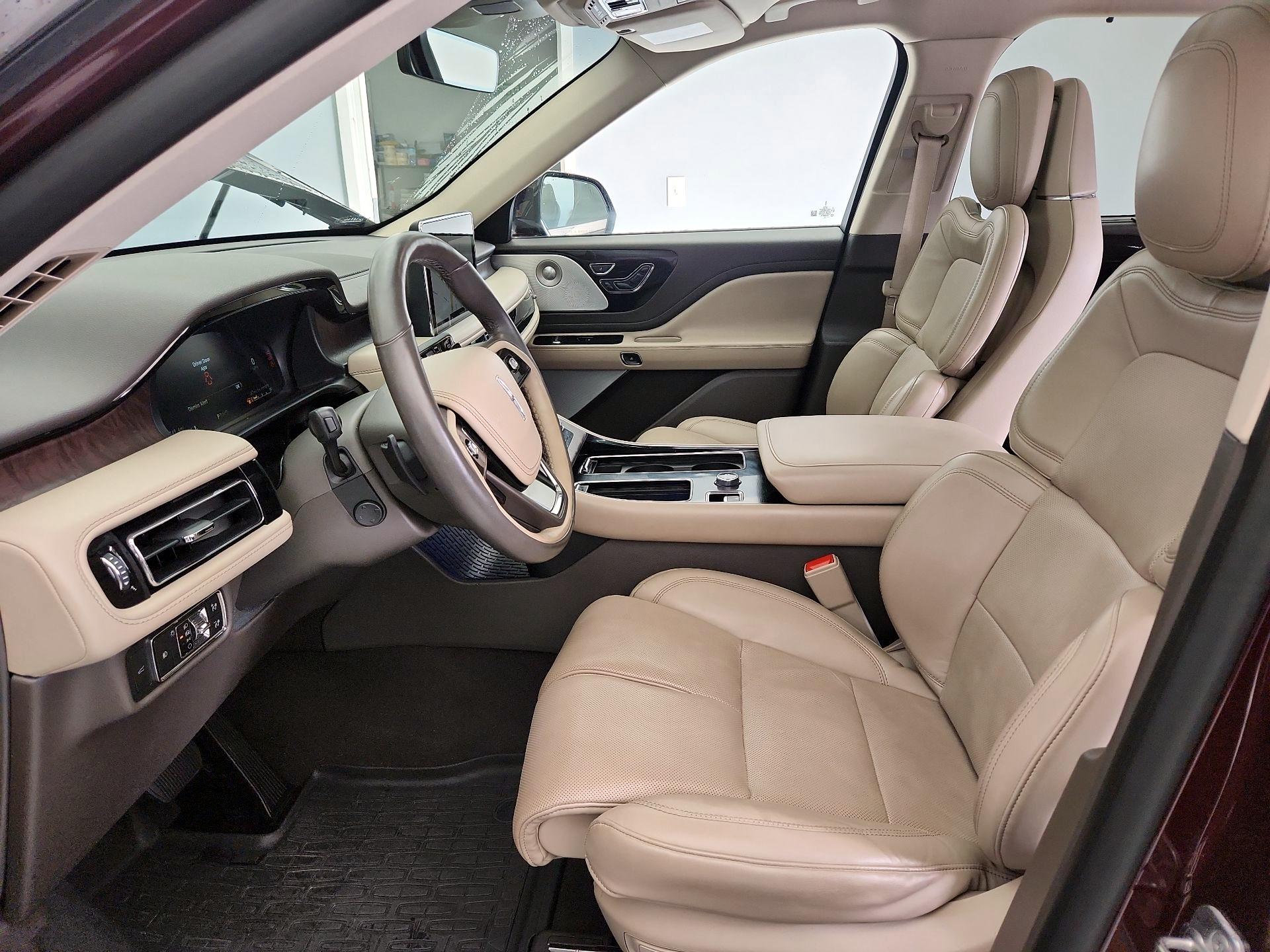 Thumbnail: 2020 Lincoln Aviator - 11