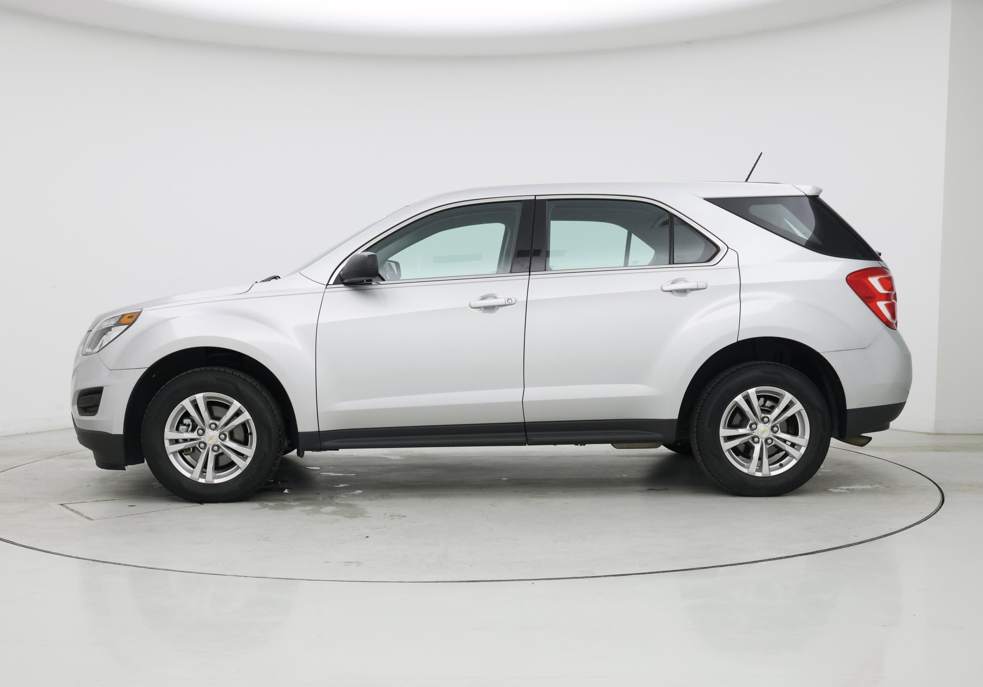 Thumbnail: 2017 Chevrolet Equinox - 3