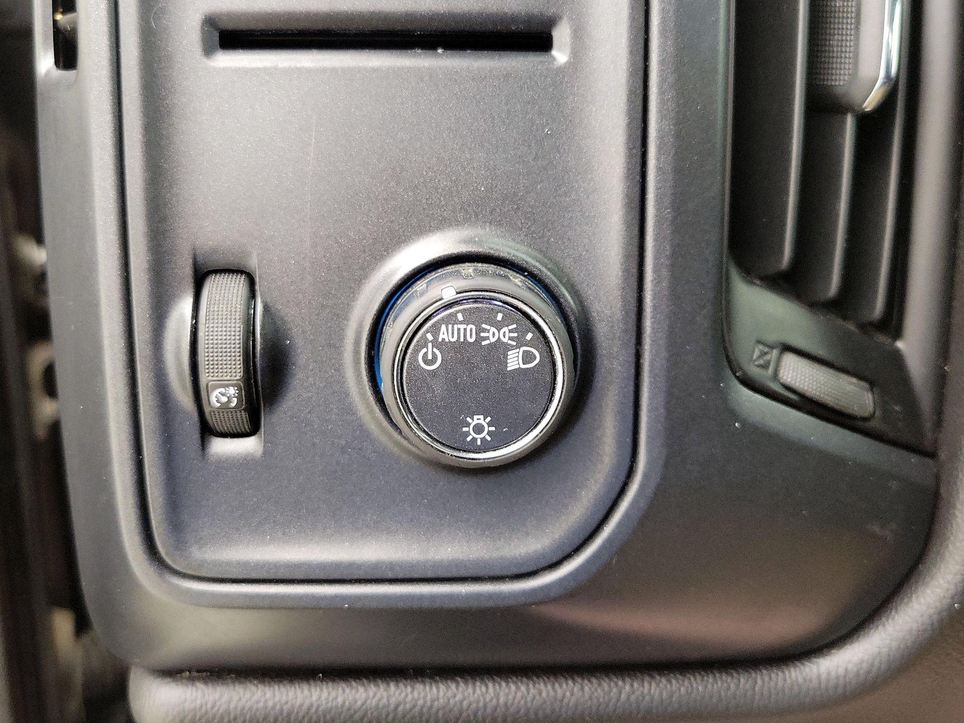 Thumbnail: 2015 Chevrolet Silverado 1500 - 13