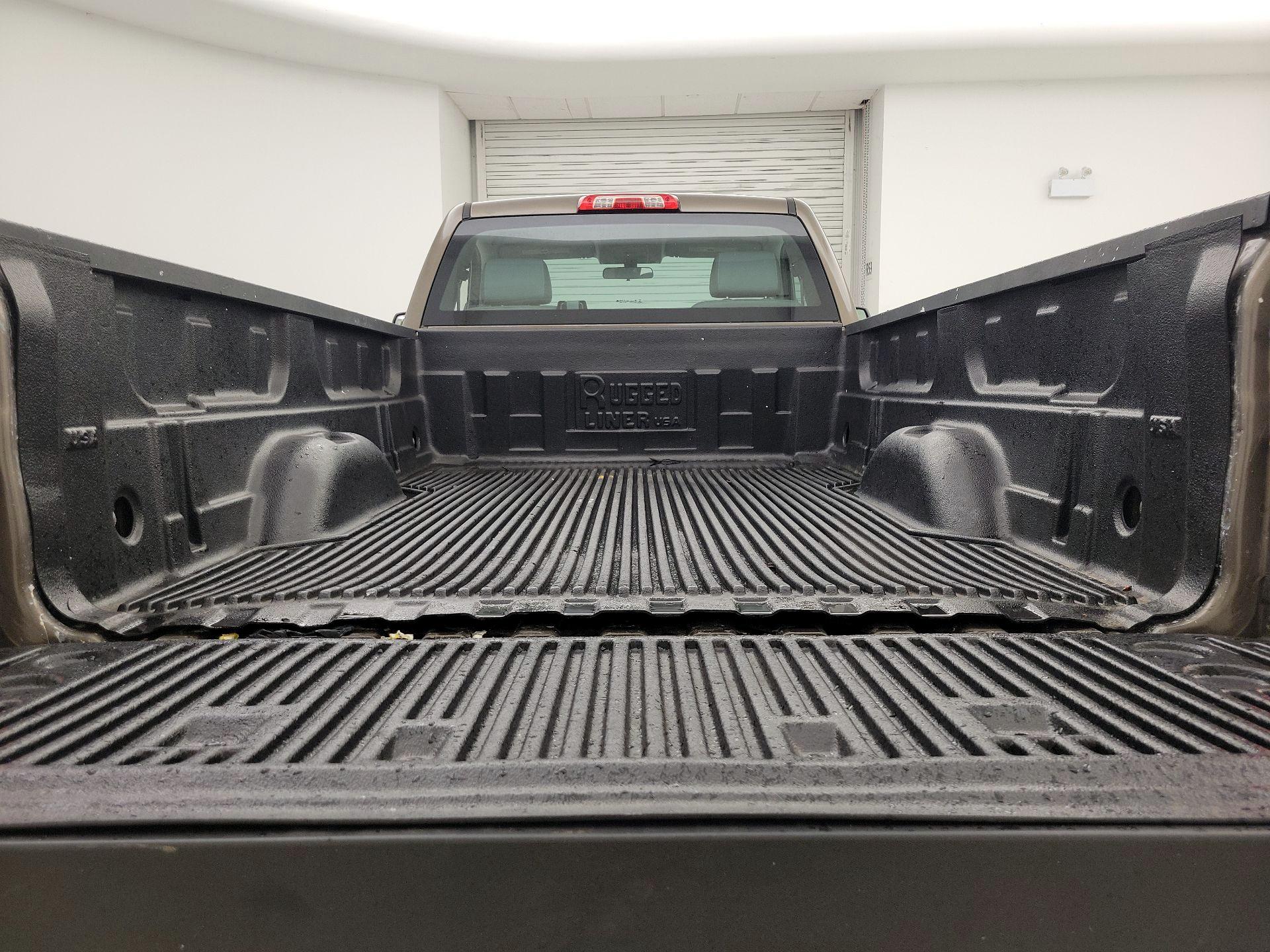 Thumbnail: 2015 Chevrolet Silverado 1500 - 18