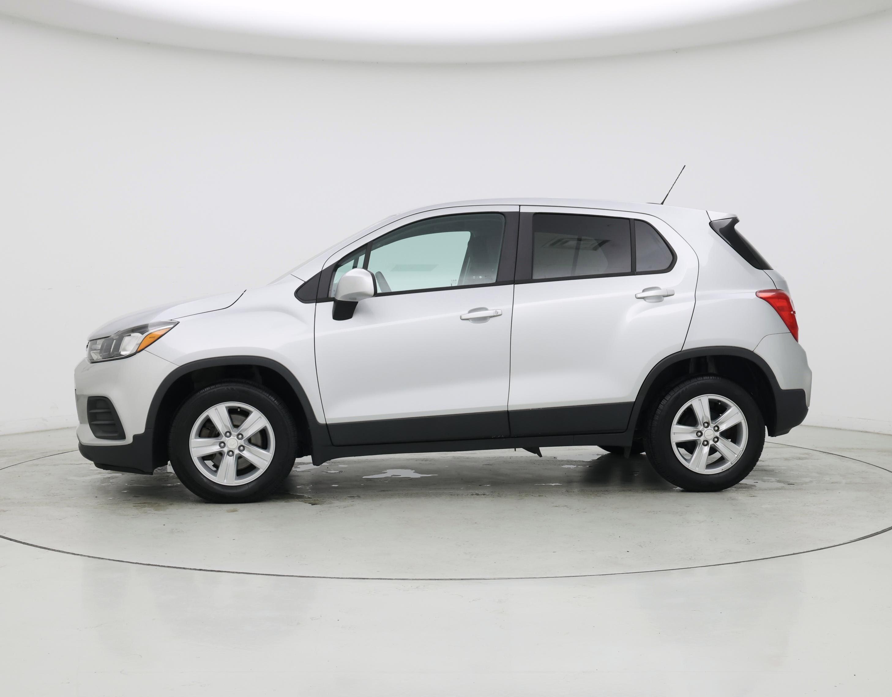 Thumbnail: 2020 Chevrolet Trax - 3