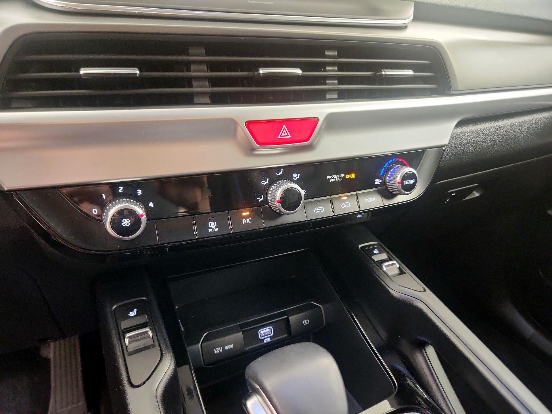 Thumbnail: 2021 Kia Telluride - 16