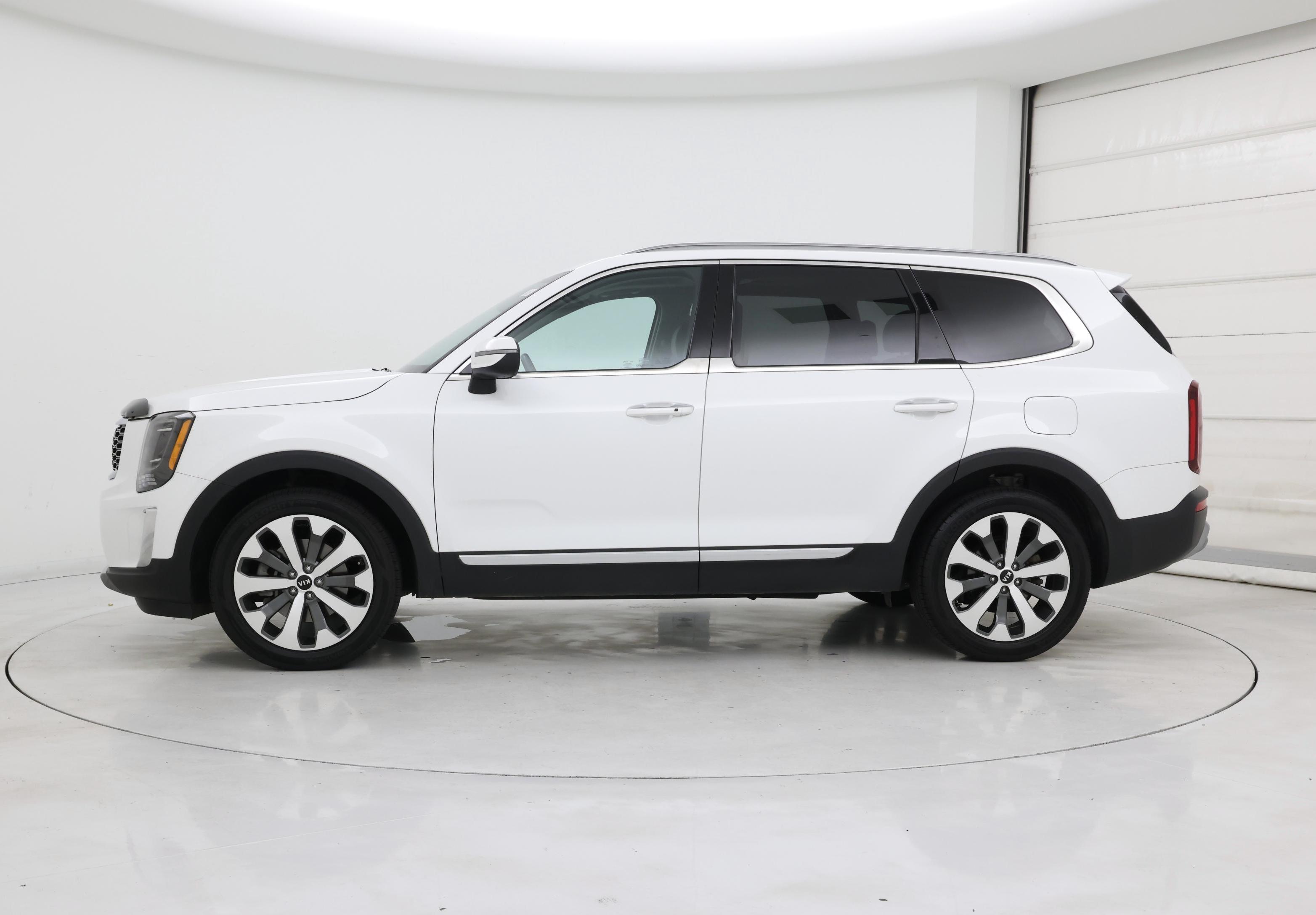 Thumbnail: 2021 Kia Telluride - 3