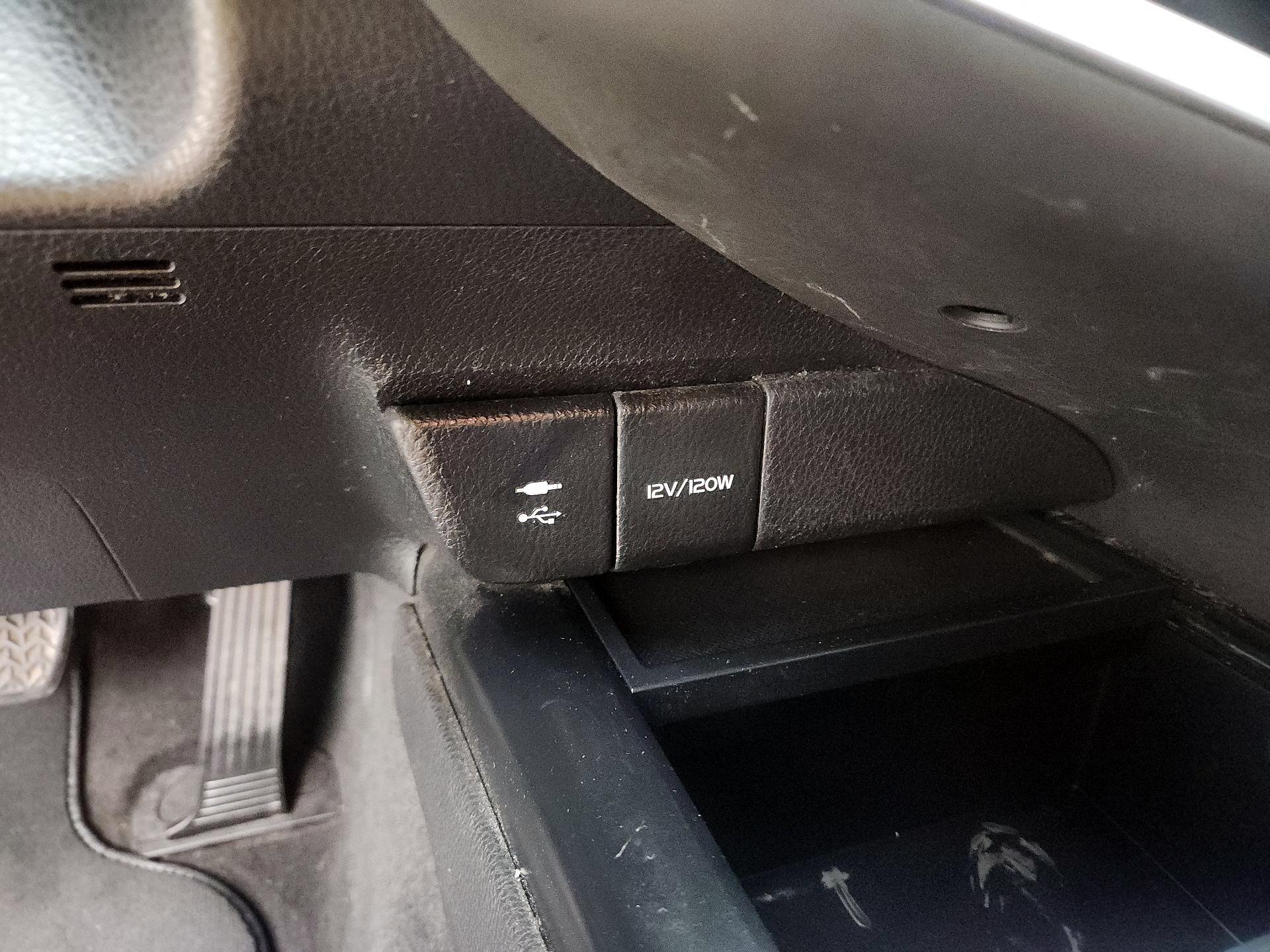 Thumbnail: 2019 Toyota Camry - 19