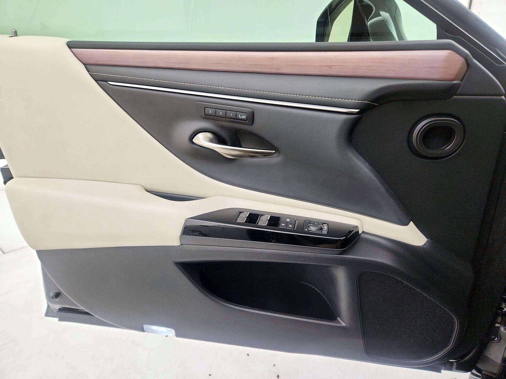 Thumbnail: 2024 Lexus ES - 12