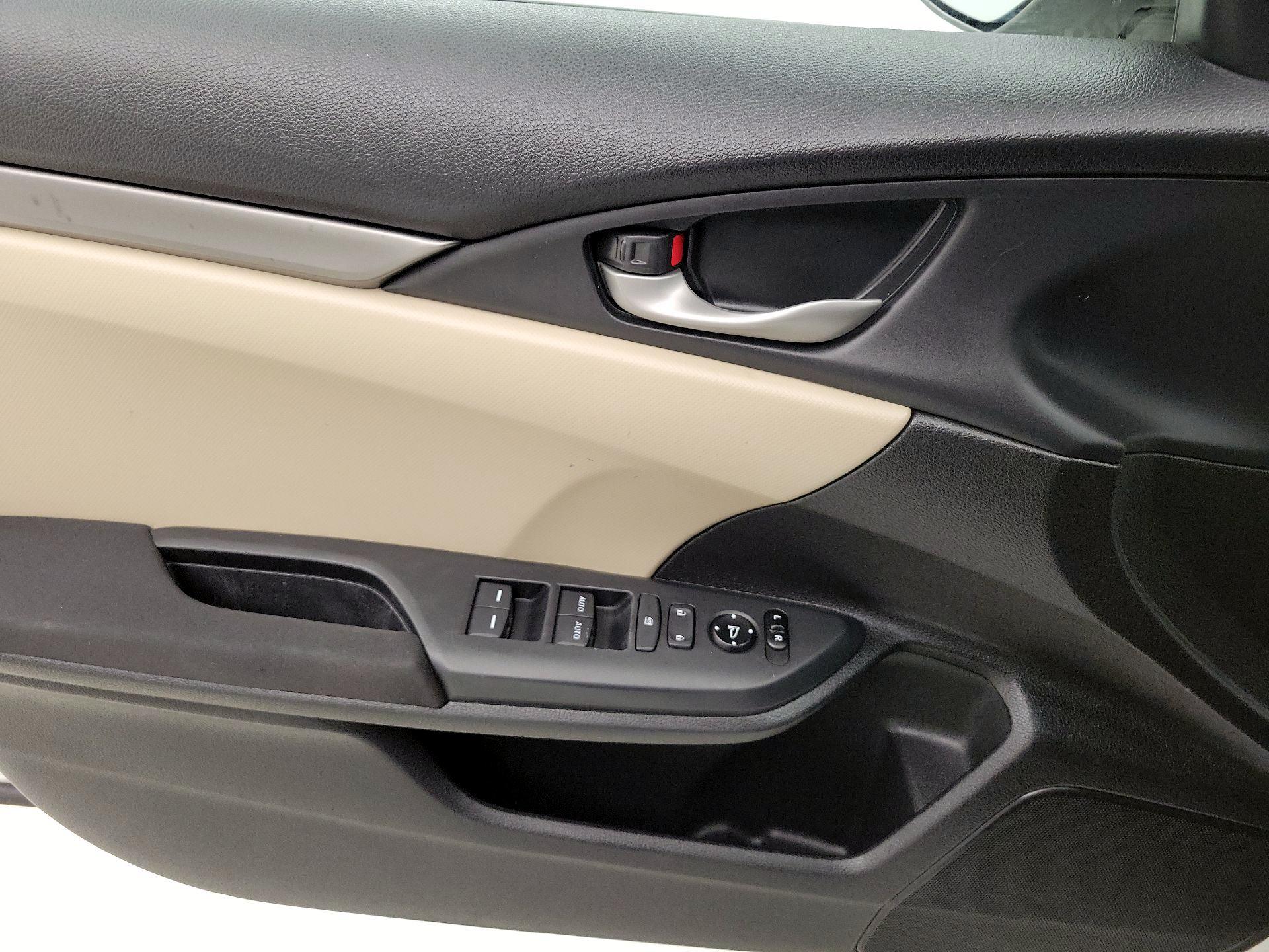 Thumbnail: 2017 Honda Civic - 12