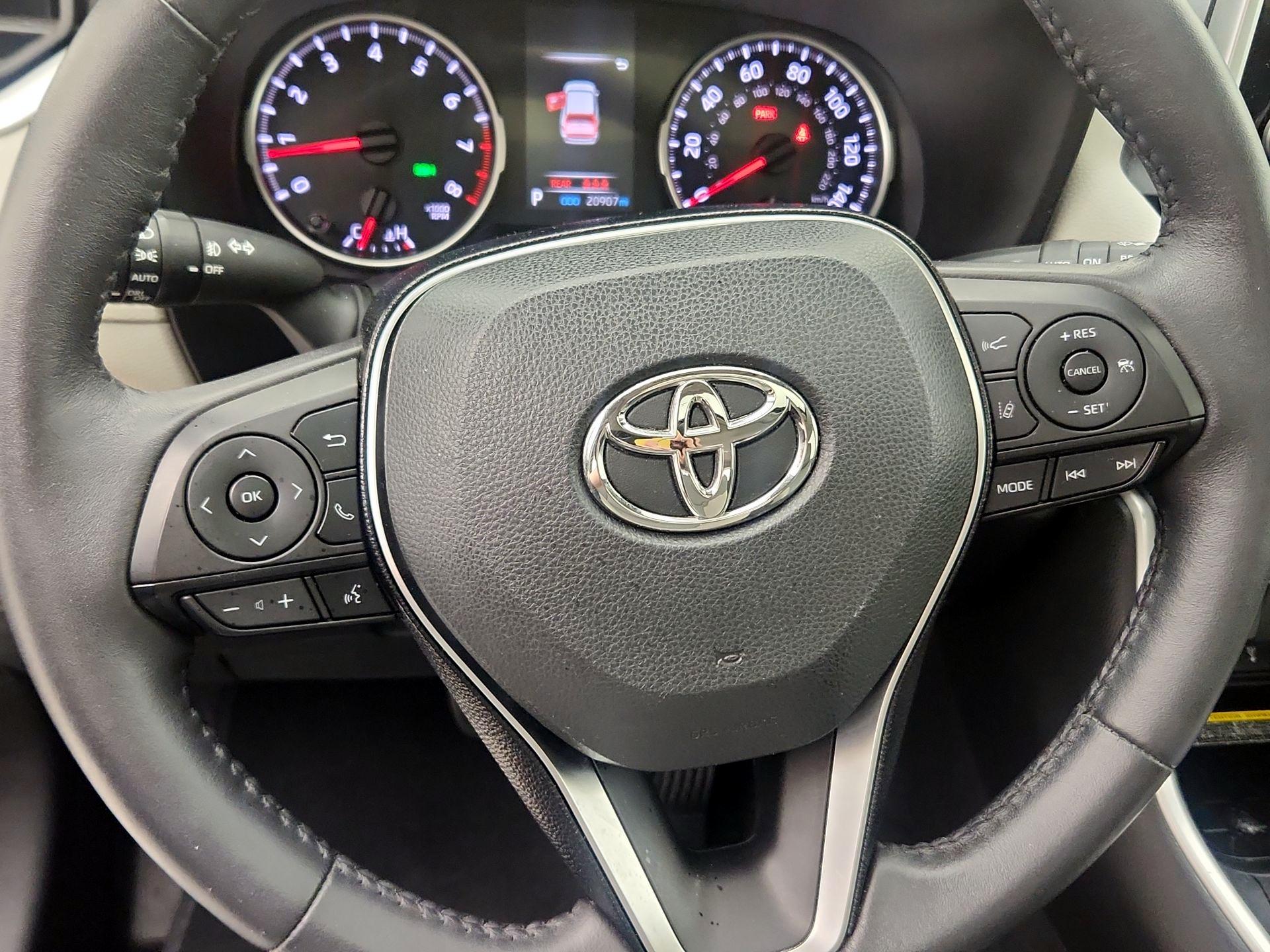 Thumbnail: 2021 Toyota RAV4 - 10