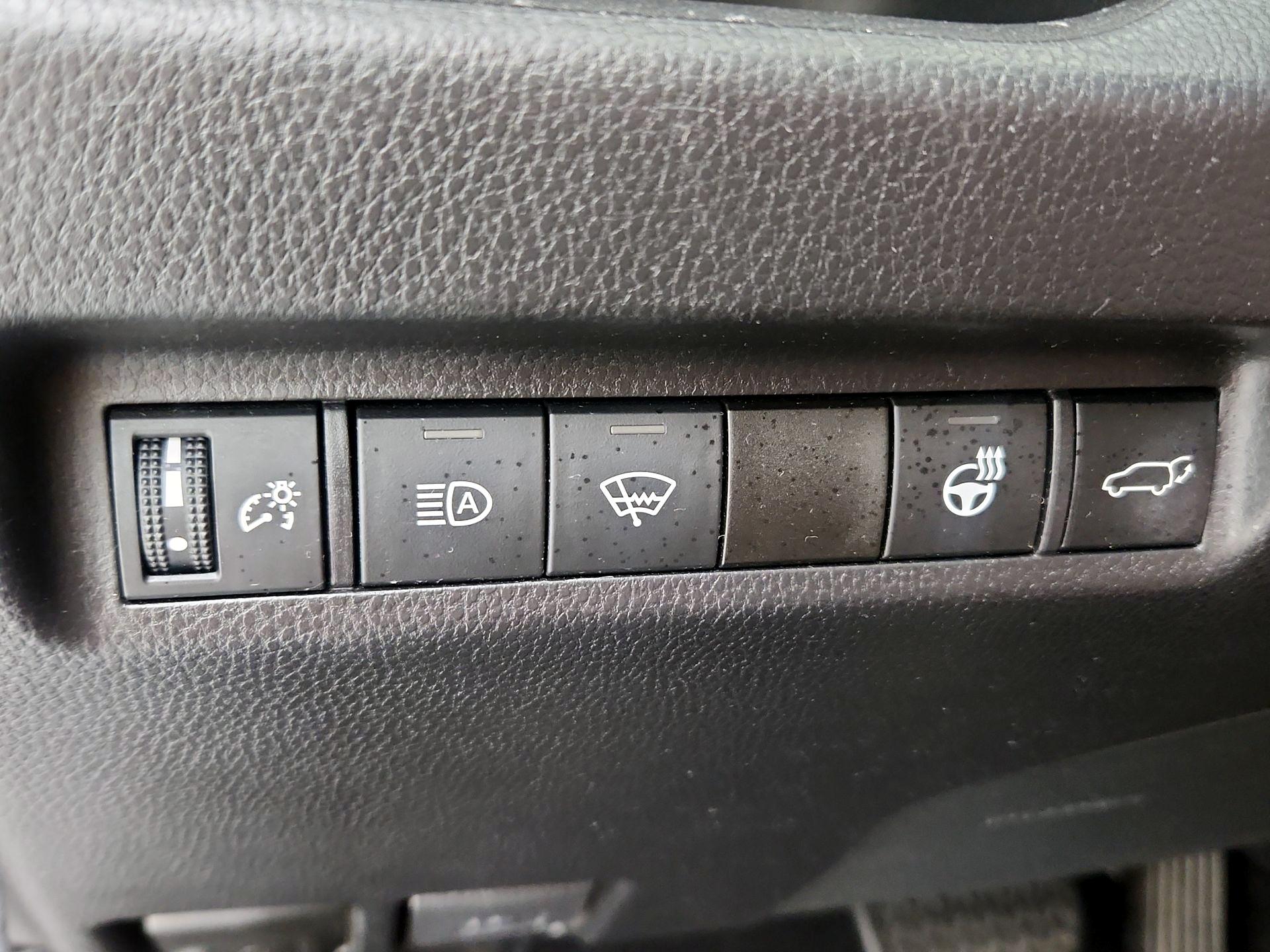 Thumbnail: 2021 Toyota RAV4 - 13