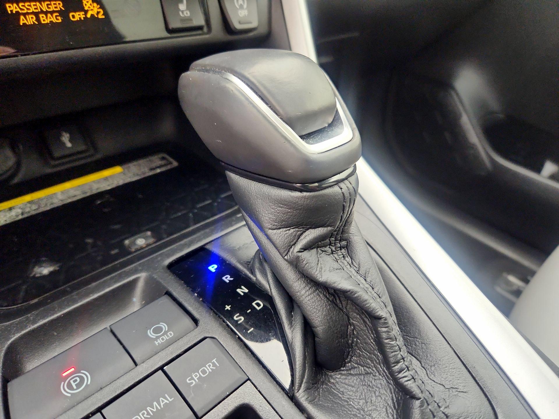 Thumbnail: 2021 Toyota RAV4 - 17