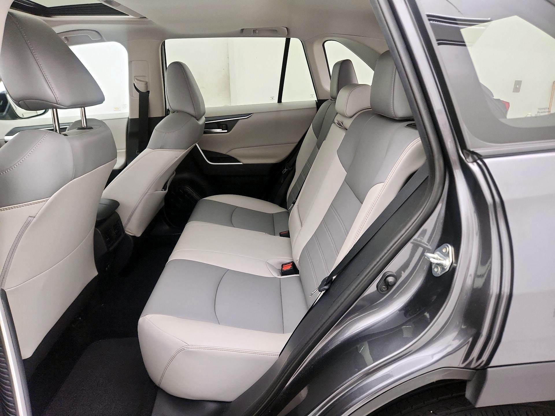 Thumbnail: 2021 Toyota RAV4 - 20