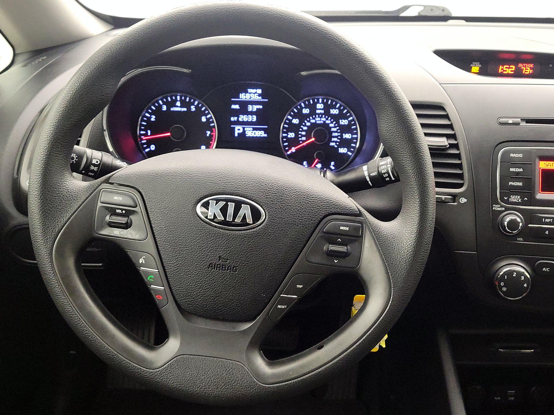 Thumbnail: 2016 Kia Forte - 10
