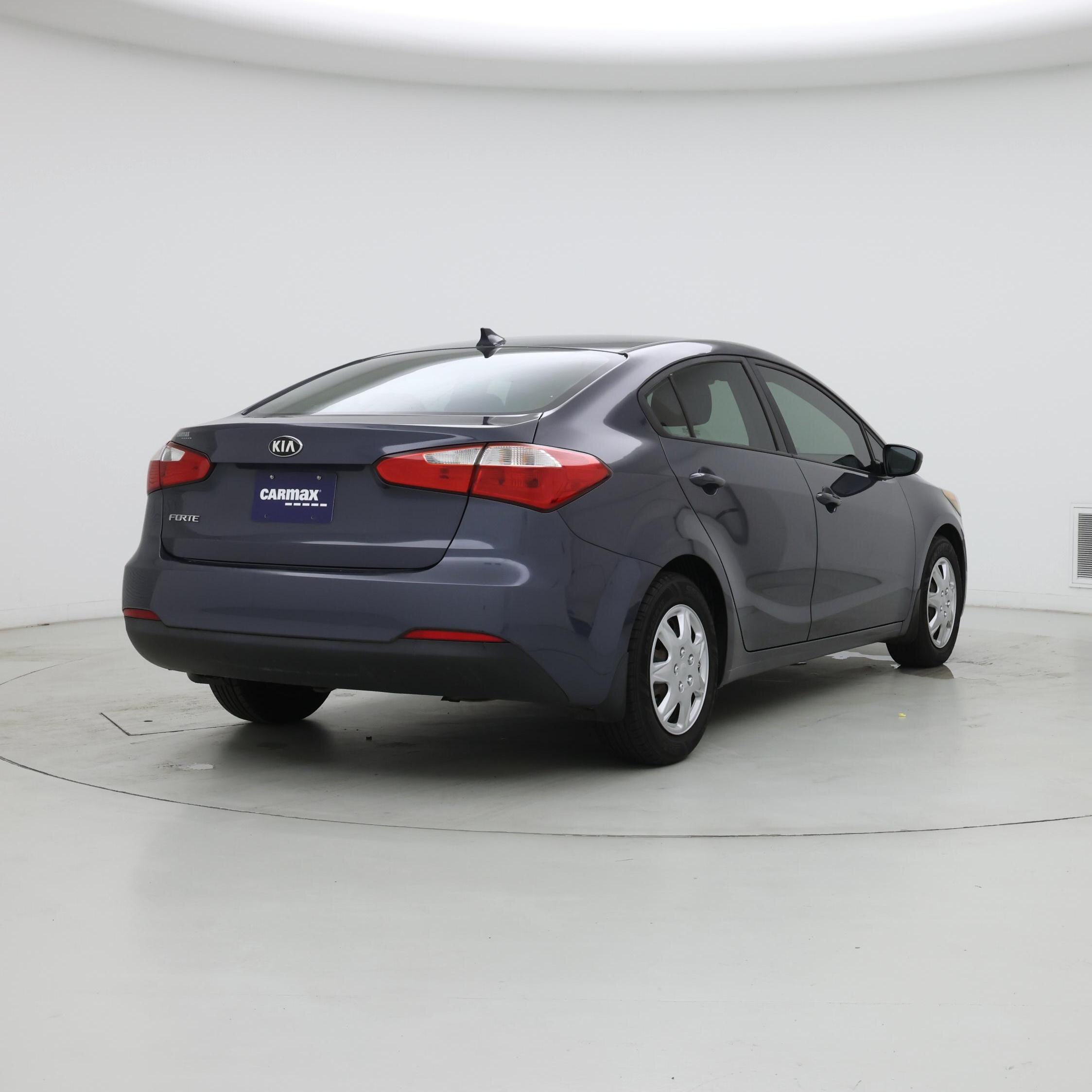 Thumbnail: 2016 Kia Forte - 8