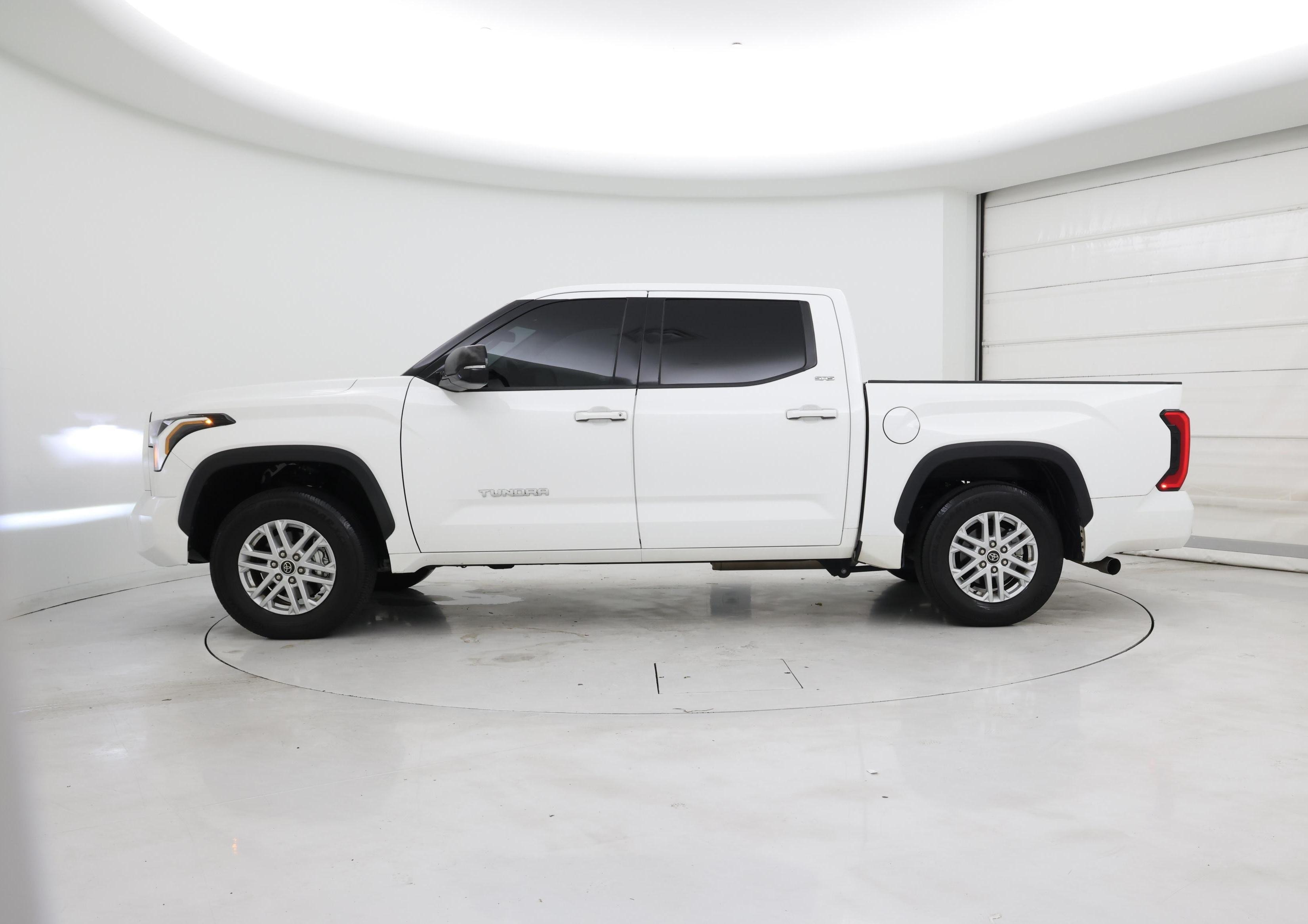 Thumbnail: 2022 Toyota Tundra - 3