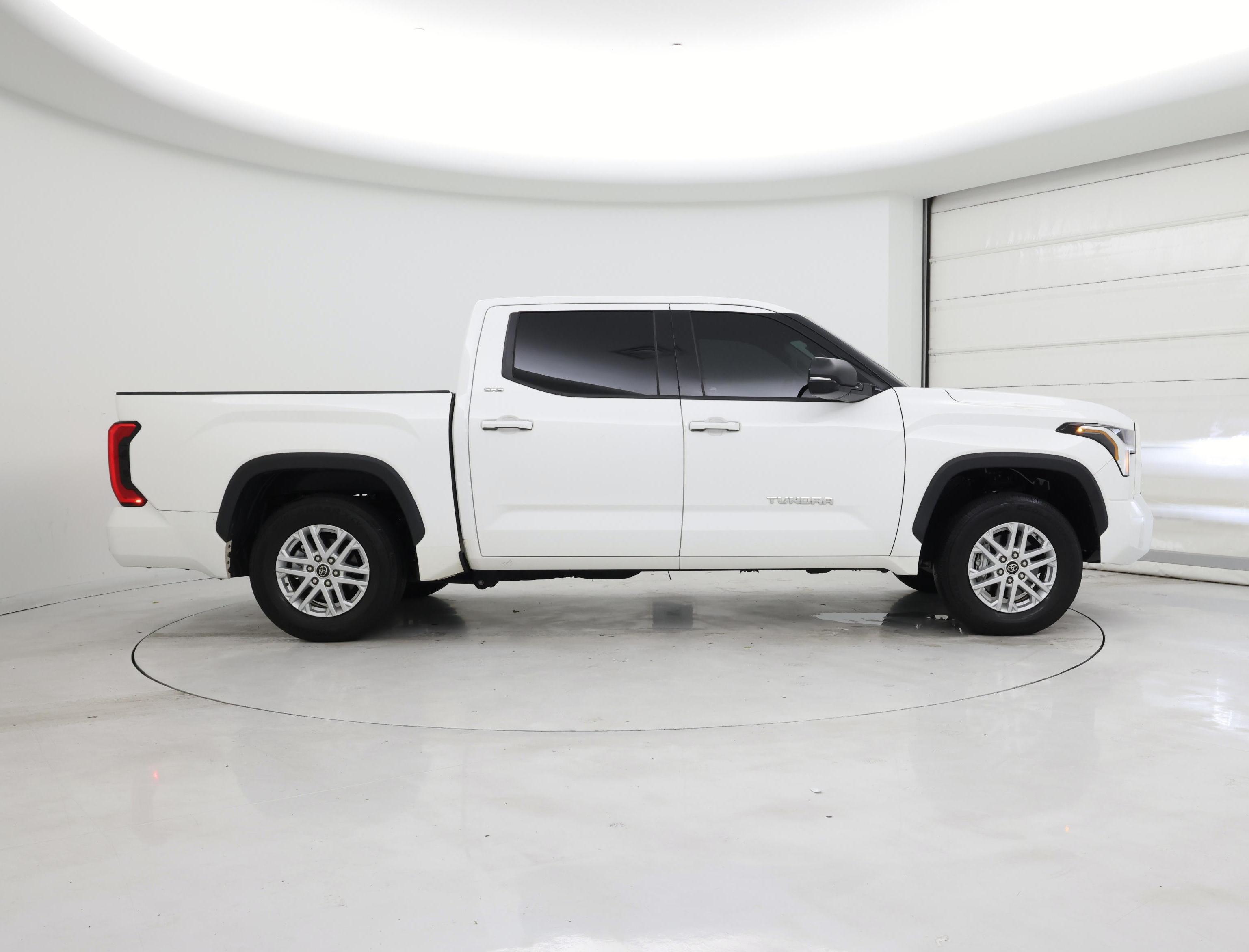 Thumbnail: 2022 Toyota Tundra - 7