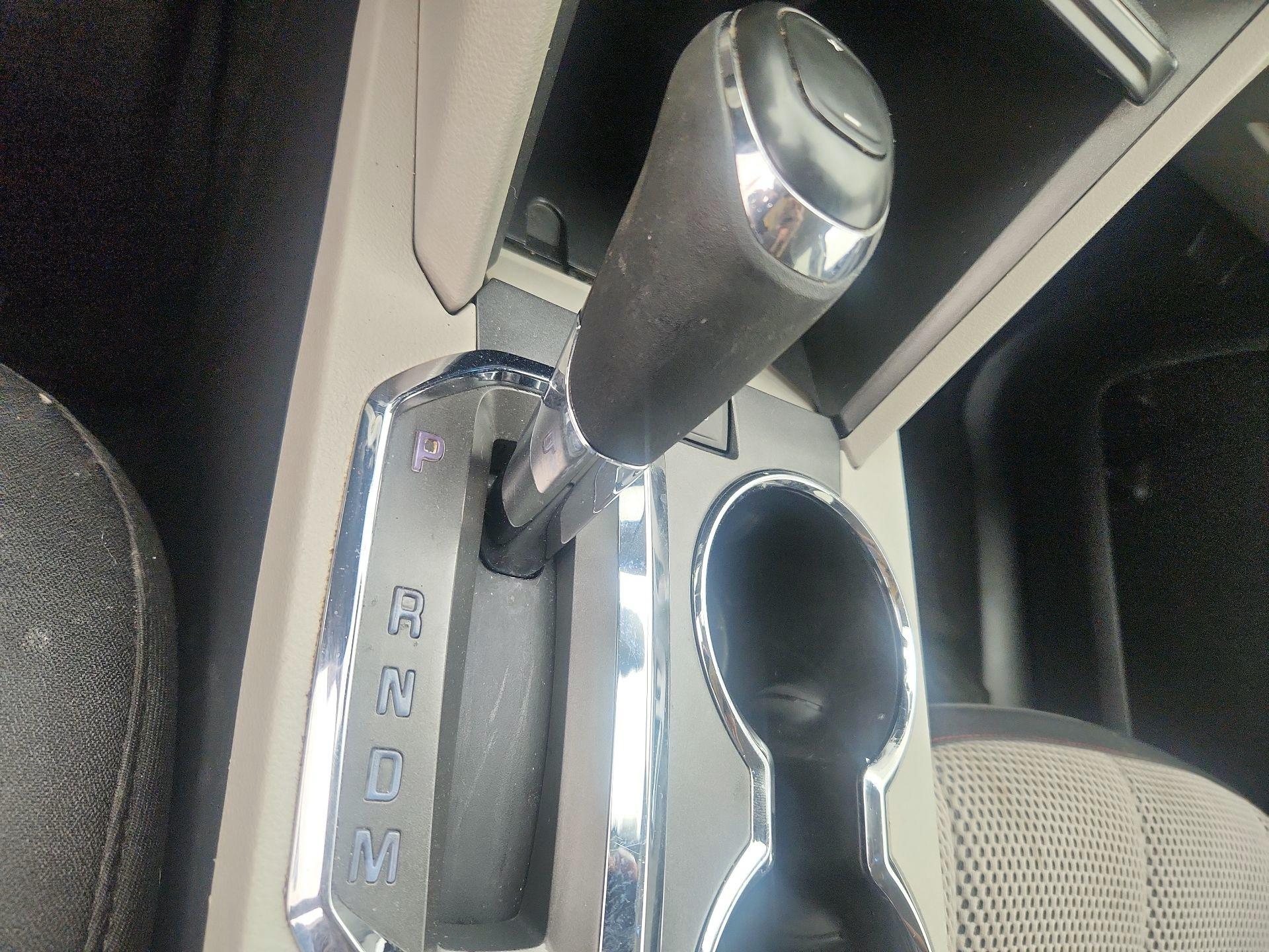 Thumbnail: 2016 Chevrolet Equinox - 16