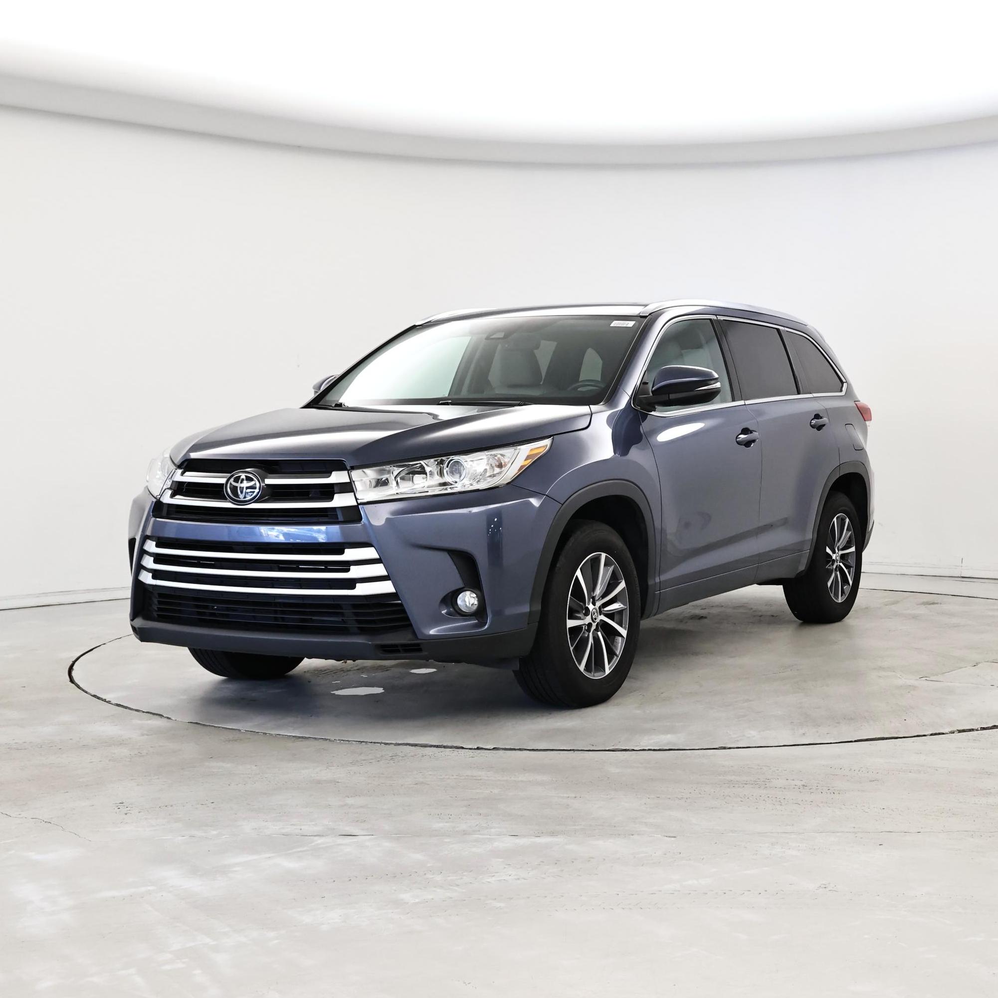 Thumbnail: 2017 Toyota Highlander - 4