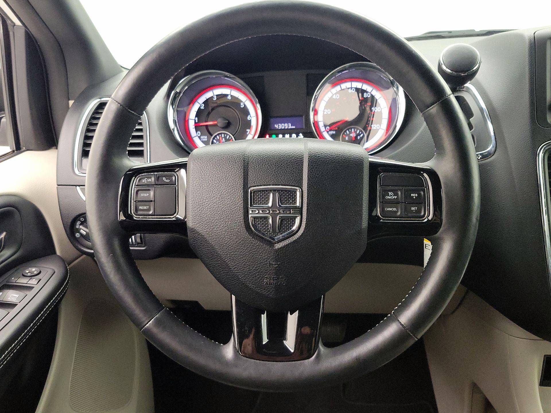 Thumbnail: 2015 Dodge Grand Caravan - 10