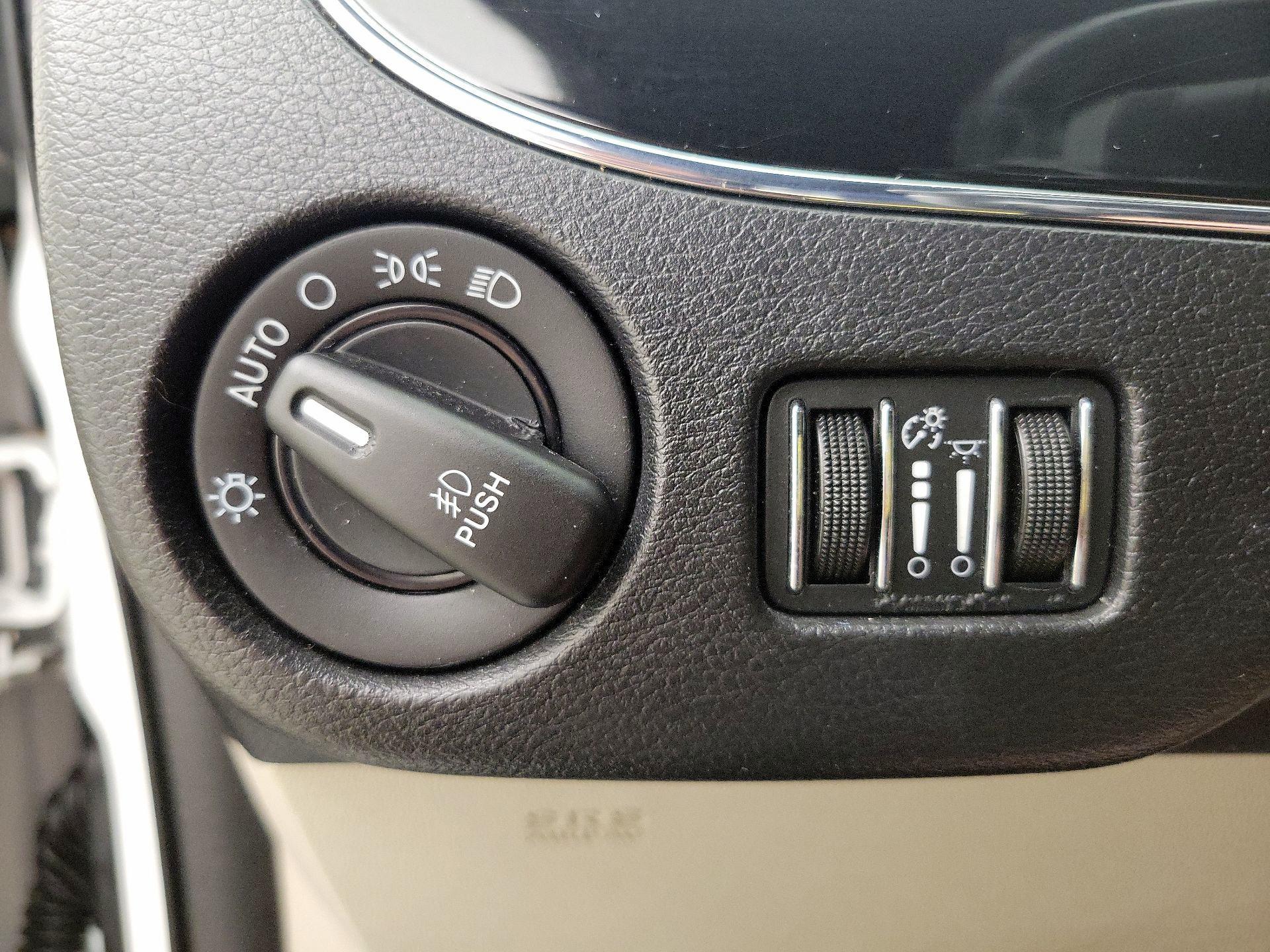 Thumbnail: 2015 Dodge Grand Caravan - 13
