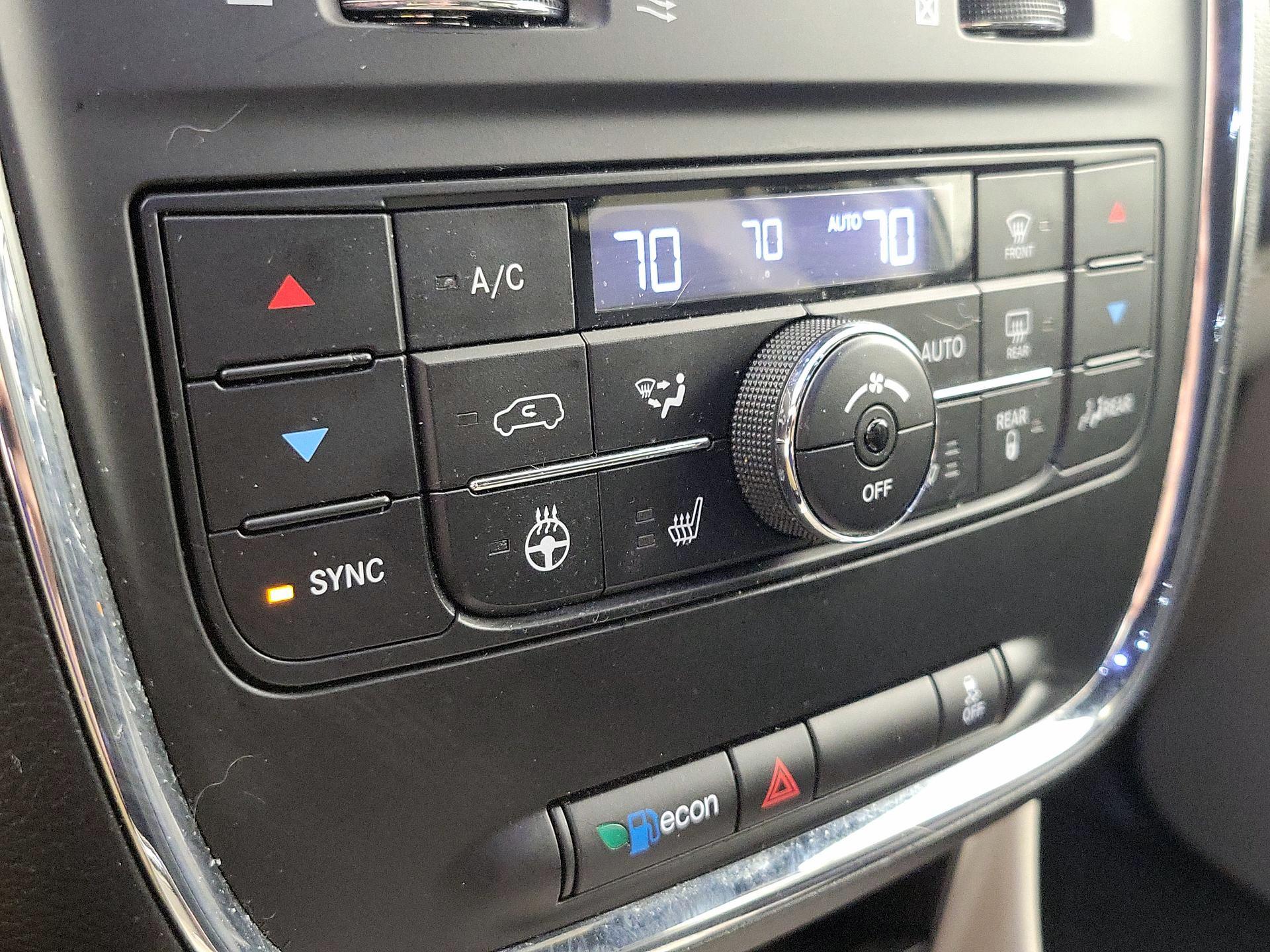 Thumbnail: 2015 Dodge Grand Caravan - 16