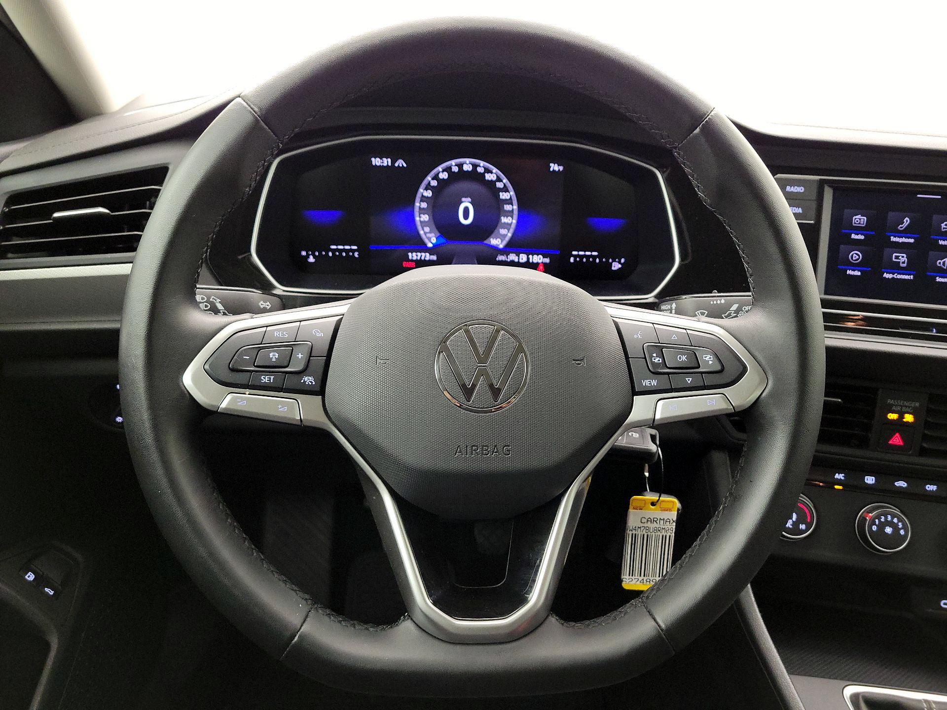 Thumbnail: 2024 Volkswagen Jetta - 10