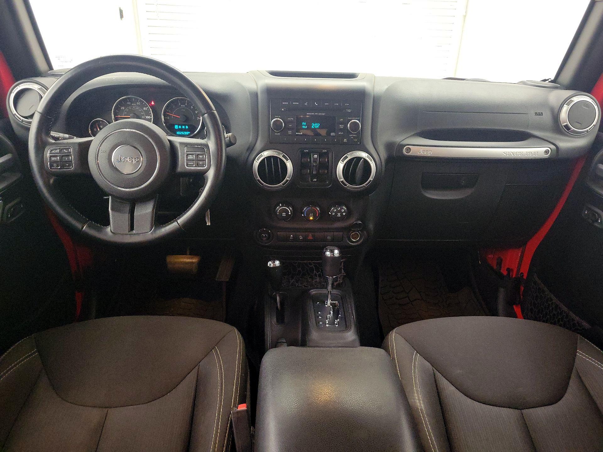 Thumbnail: 2015 Jeep Wrangler - 9