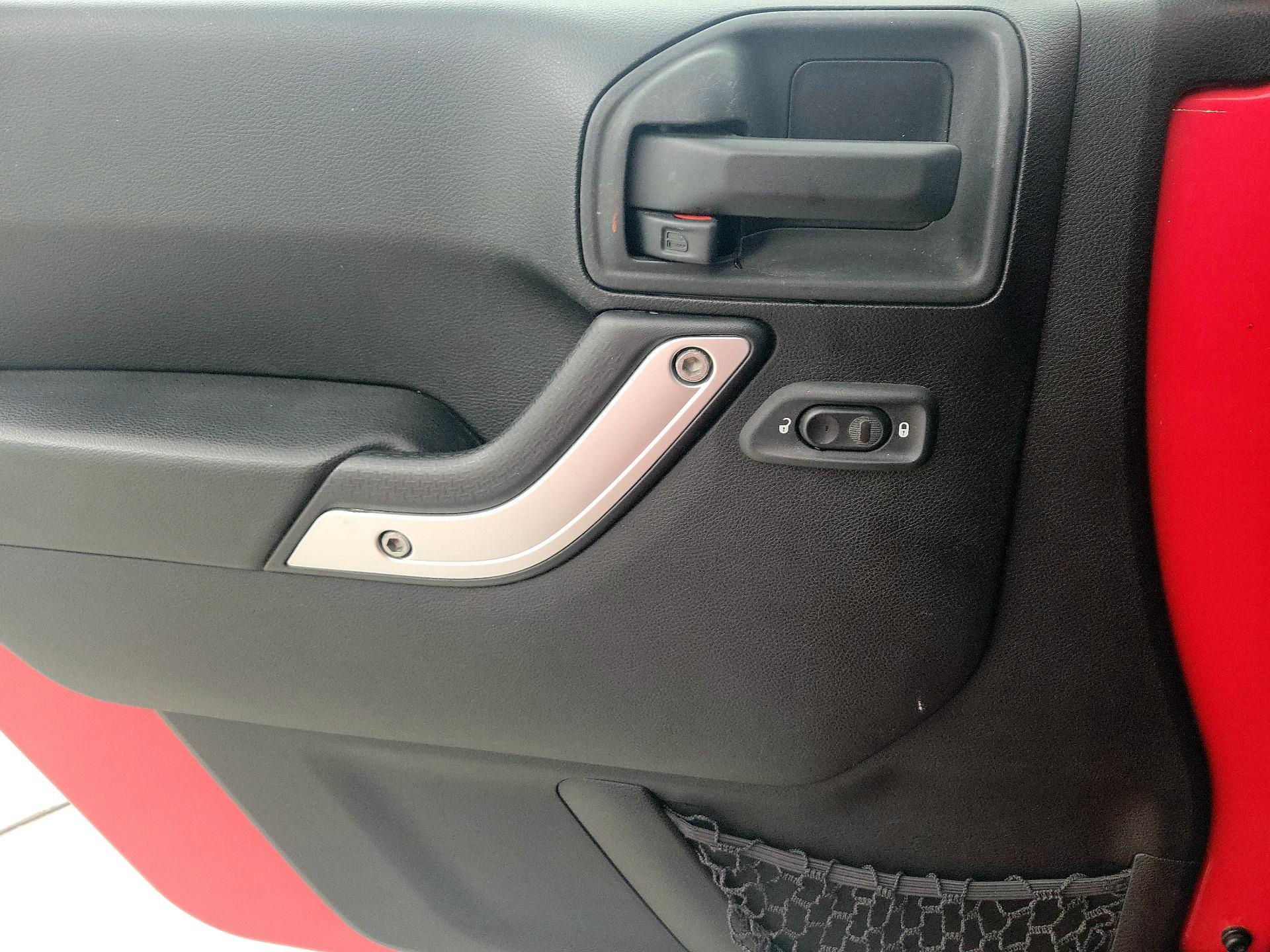 Thumbnail: 2015 Jeep Wrangler - 12