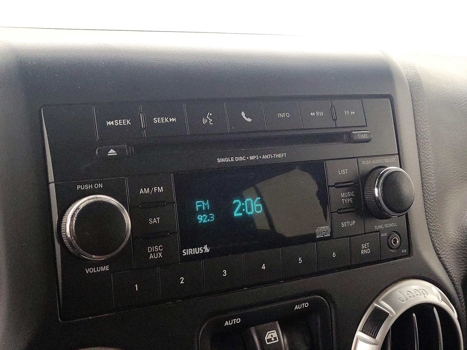 Thumbnail: 2015 Jeep Wrangler - 13