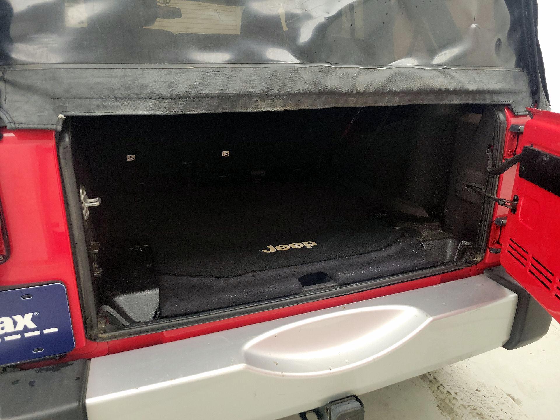 Thumbnail: 2015 Jeep Wrangler - 18