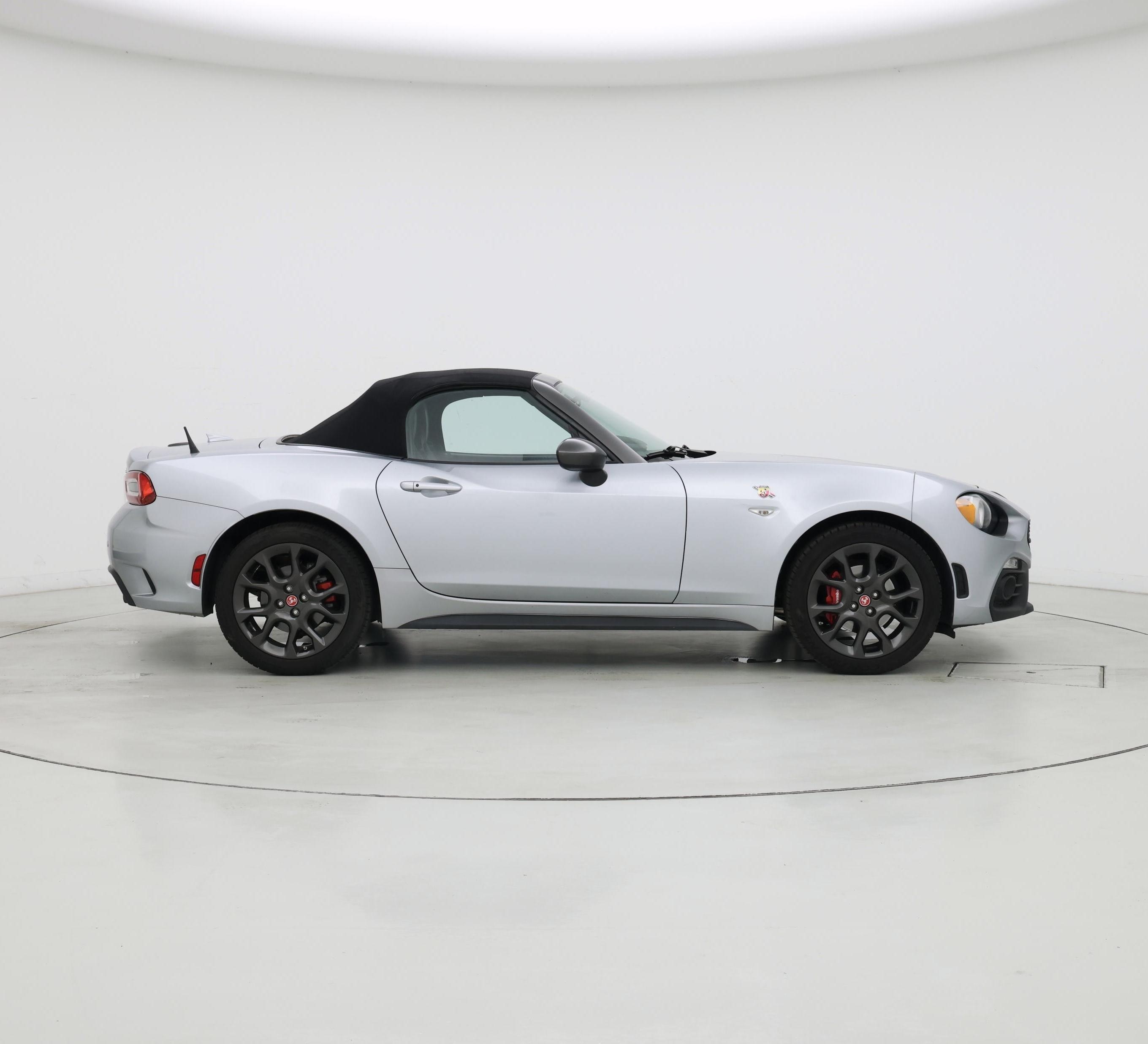Thumbnail: 2018 Fiat 124 Spider - 7