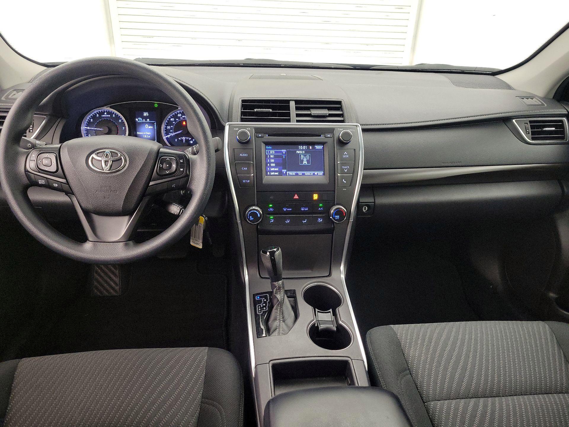 Thumbnail: 2017 Toyota Camry - 9